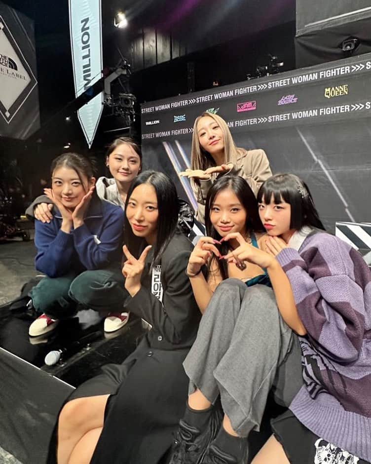 リア・キムのインスタグラム：「드디어 오늘 스우파2 생방송 파이널 무대만을 앞두고 있습니다. 마지막 순간까지 최선을 다해 싸워온 파이널에 진출한 네크루 모두 응원 해주세요:) 10시 m.net 오늘만큼은 꼭 본방사수!! 아시죠? 💛🩷🩵🤍」