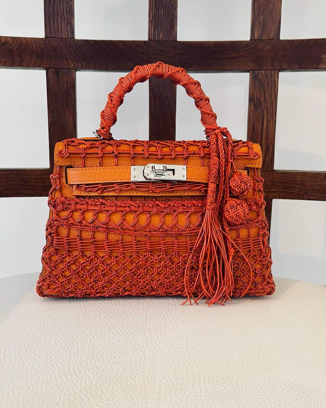 ジェイアーのインスタグラム：「The Vintage Iconic Hermes Bags Collection Transformed by Jay Ahr  « TAKEAMI » Act XVI Hermès Mini Kelly II - Orange Leather weaving Embroidery  by Jay Ahr Provenance: Tokyo, Japan  Circa: 2022  « BANDANA » Hermès Mini Kelly II - Rouge Tomate Yarn Embroidery by Jay Ahr Provenance: Paris, France  Circa: 2016  #jayahr #jonathanriss #hermes #hermesbag #birkinembroidery #bandana #kelly #hermesbandana #birkinbandana #birkintartan #vintage #embroidery #sustainable #Art  #everyhumanisanartist #transformation #gangstahr #takeami #japan #ahrsenal #theahrsenal」