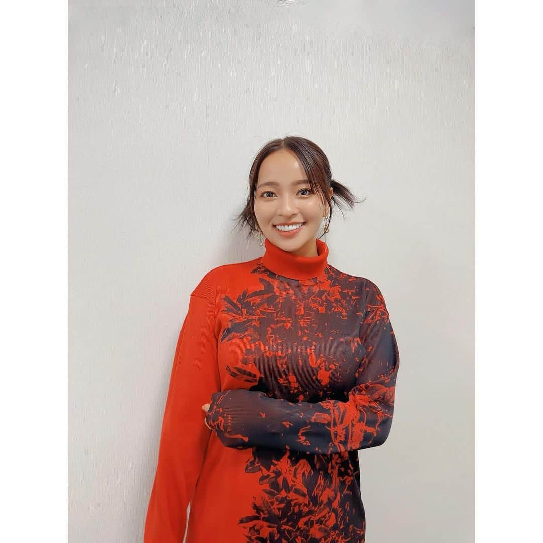 水崎綾女のインスタグラム：「Happy 🎃 Halloween 🎃  👗 @nontokyo_official   #fashion #衣装 #ワンピース」
