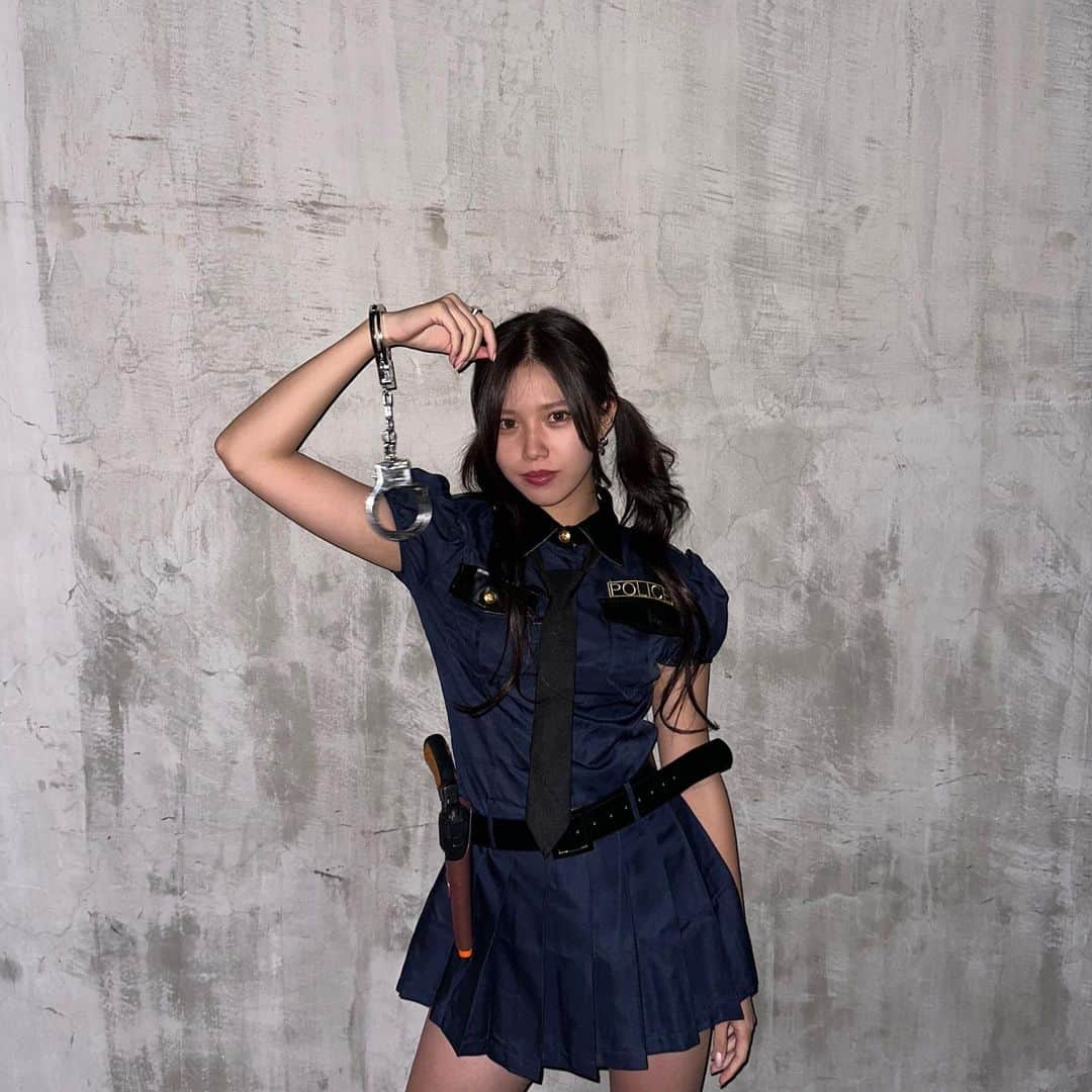 増田小春さんのインスタグラム写真 - (増田小春Instagram)「💥 Halloween🍷👮  #halloween #ハロウィン #ポリスコスプレ #police #japan #04년생 #04 #警察 #こはる」10月31日 18時30分 - koha_0303