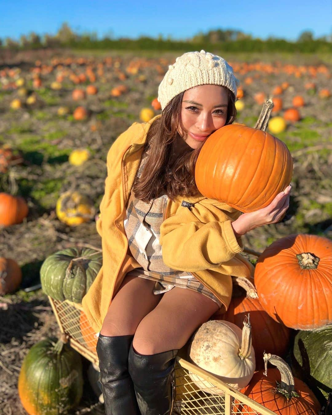 satoprimoさんのインスタグラム写真 - (satoprimoInstagram)「🧡happy halloween🧡 🎃pumpkin patch🎃  #happyhalloween #trickortreat #pumpkinpatch」10月31日 17時10分 - satoprimo