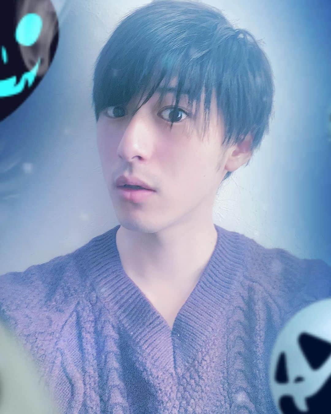 村川翔一さんのインスタグラム写真 - (村川翔一Instagram)「HAPPY Halloween②  🎃クールver #happyhalloween 🎃👻🎃 #ハロウィン 🧟 #Halloween 🧛🏽 #加工アプリ 🪄 #少し無理した28歳 👨🏻 #たまには映えを意識しなきゃ 😮‍💨 #trickortreat 🧇🧁🍩🍨🍭🍪🍡 #いたずらしないのでお菓子ください　 #来年はコスプレする のか... #何枚目がお好みで ？🍯🫖」10月31日 17時16分 - shoichi.m.official