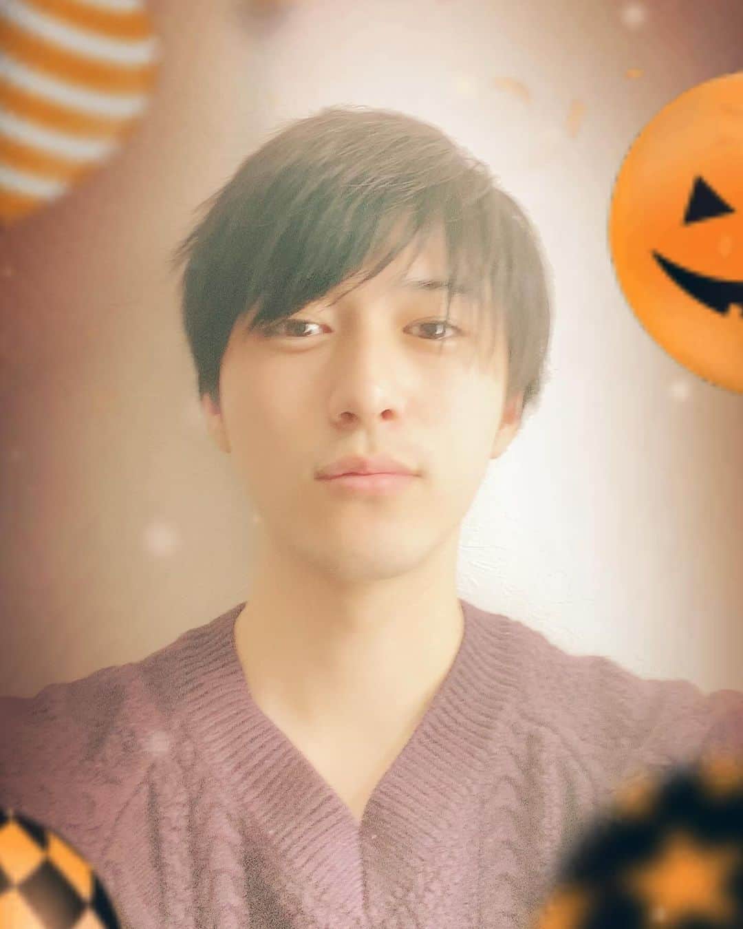 村川翔一さんのインスタグラム写真 - (村川翔一Instagram)「HAPPY Halloween②  🎃クールver #happyhalloween 🎃👻🎃 #ハロウィン 🧟 #Halloween 🧛🏽 #加工アプリ 🪄 #少し無理した28歳 👨🏻 #たまには映えを意識しなきゃ 😮‍💨 #trickortreat 🧇🧁🍩🍨🍭🍪🍡 #いたずらしないのでお菓子ください　 #来年はコスプレする のか... #何枚目がお好みで ？🍯🫖」10月31日 17時16分 - shoichi.m.official