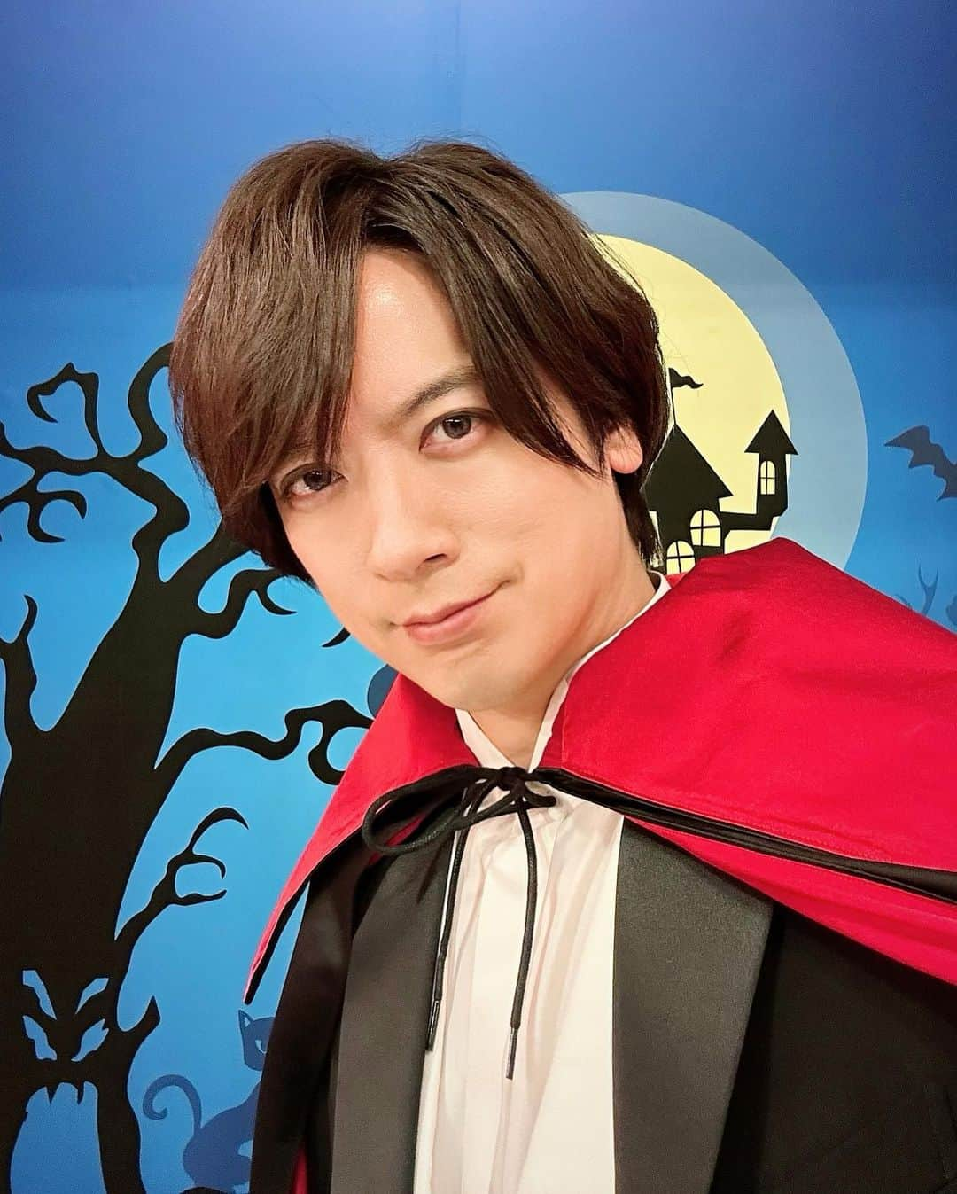 DAIGOさんのインスタグラム写真 - (DAIGOInstagram)「ハッピーハロウィン🎃  #ハロウィン #ヴァンパイア #すてきにハンドメイド」10月31日 17時33分 - daigo_breakerz_