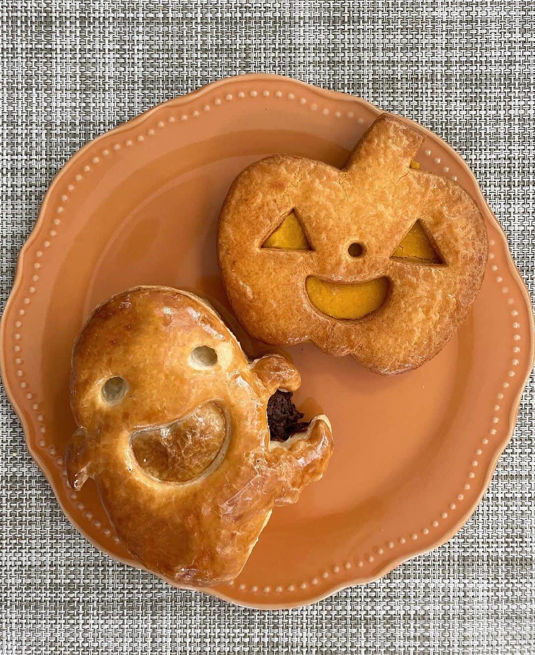 のインスタグラム：「◡̈♥︎ Happy Halloween👻🎃  皆様、すてきな一日をお過ごしください🍭」