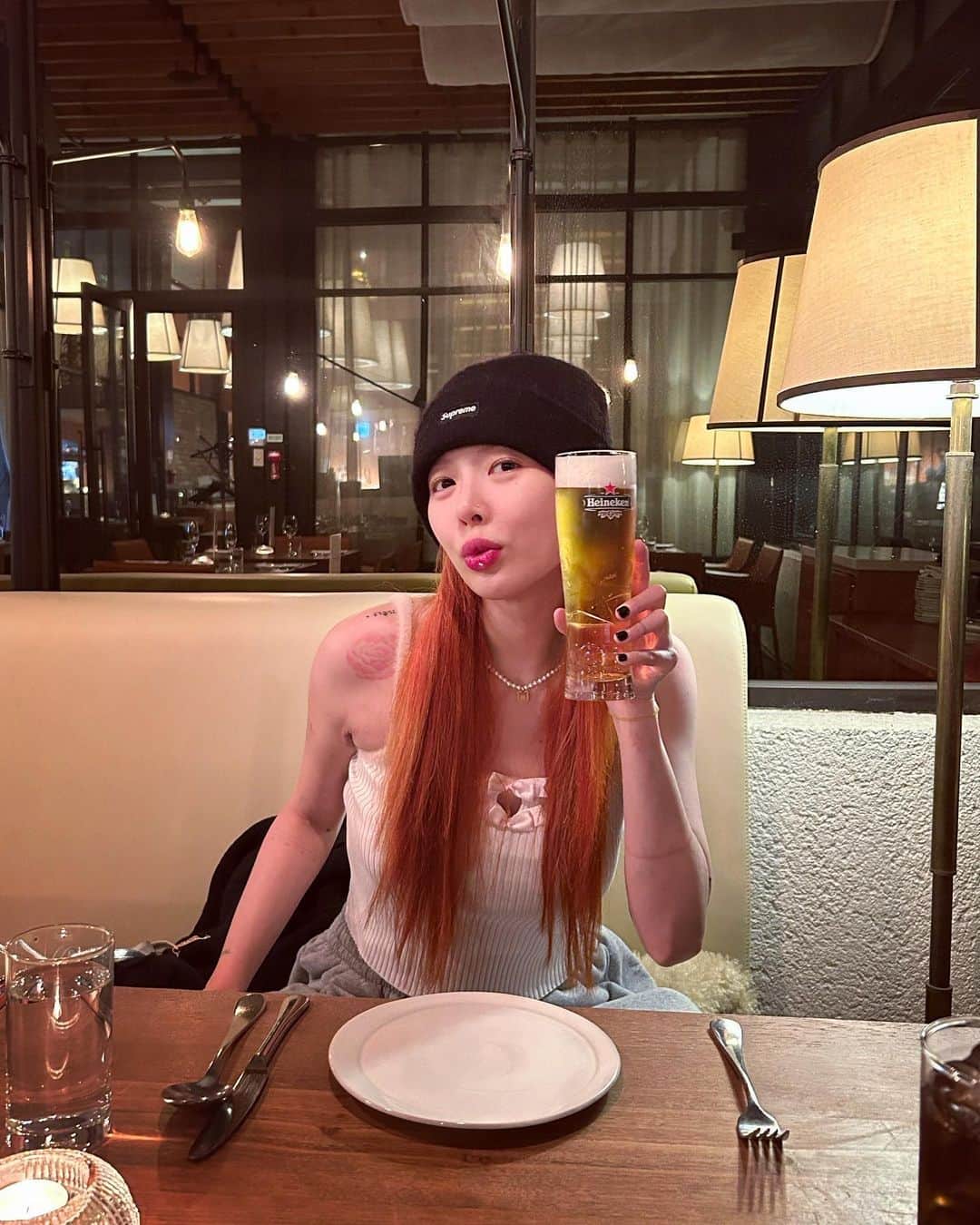ヒョナ のインスタグラム：「🍺」