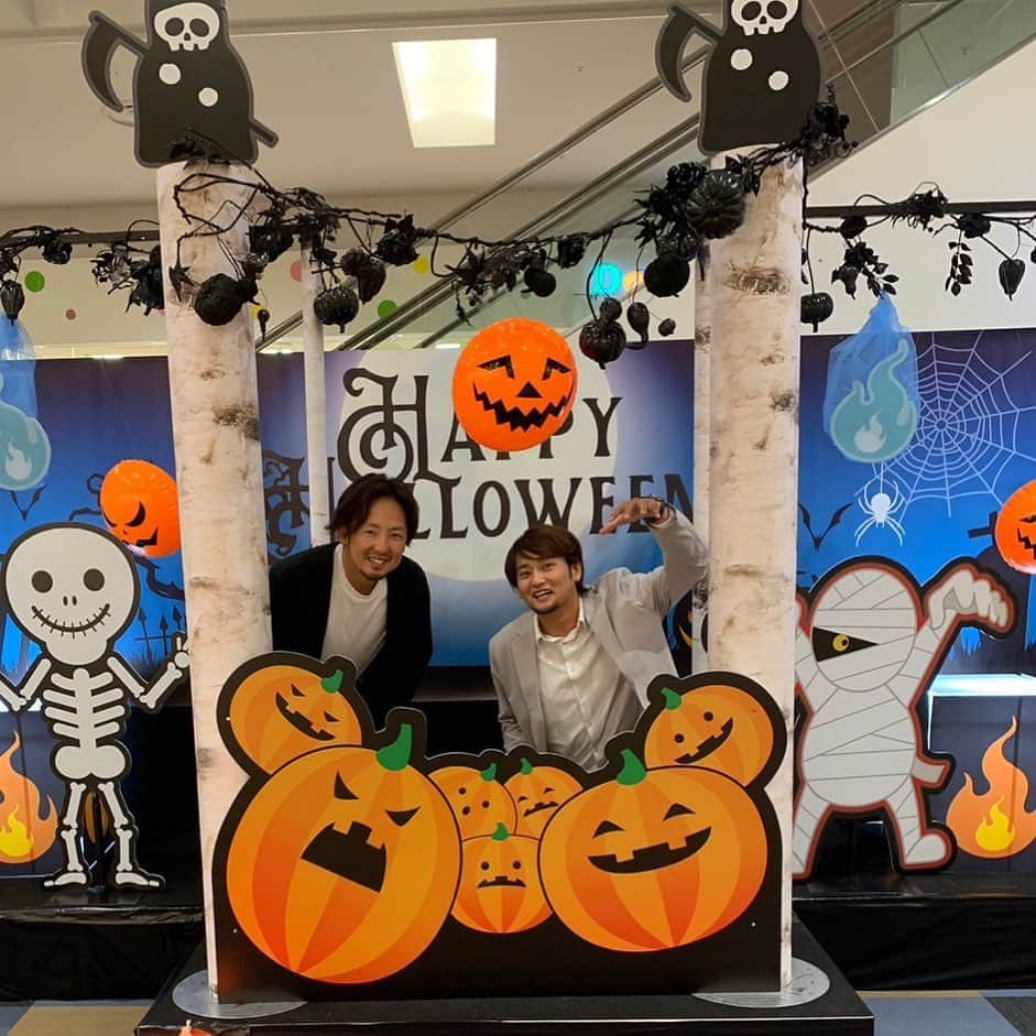 中村勝さんのインスタグラム写真 - (中村勝Instagram)「ハッピーハロウィン🎃👻 #ご挨拶回りの時のひととき #男2人で写真 #恥ずかしかった笑 #ハロウィンとは🤔」10月31日 17時44分 - masa__nakamura