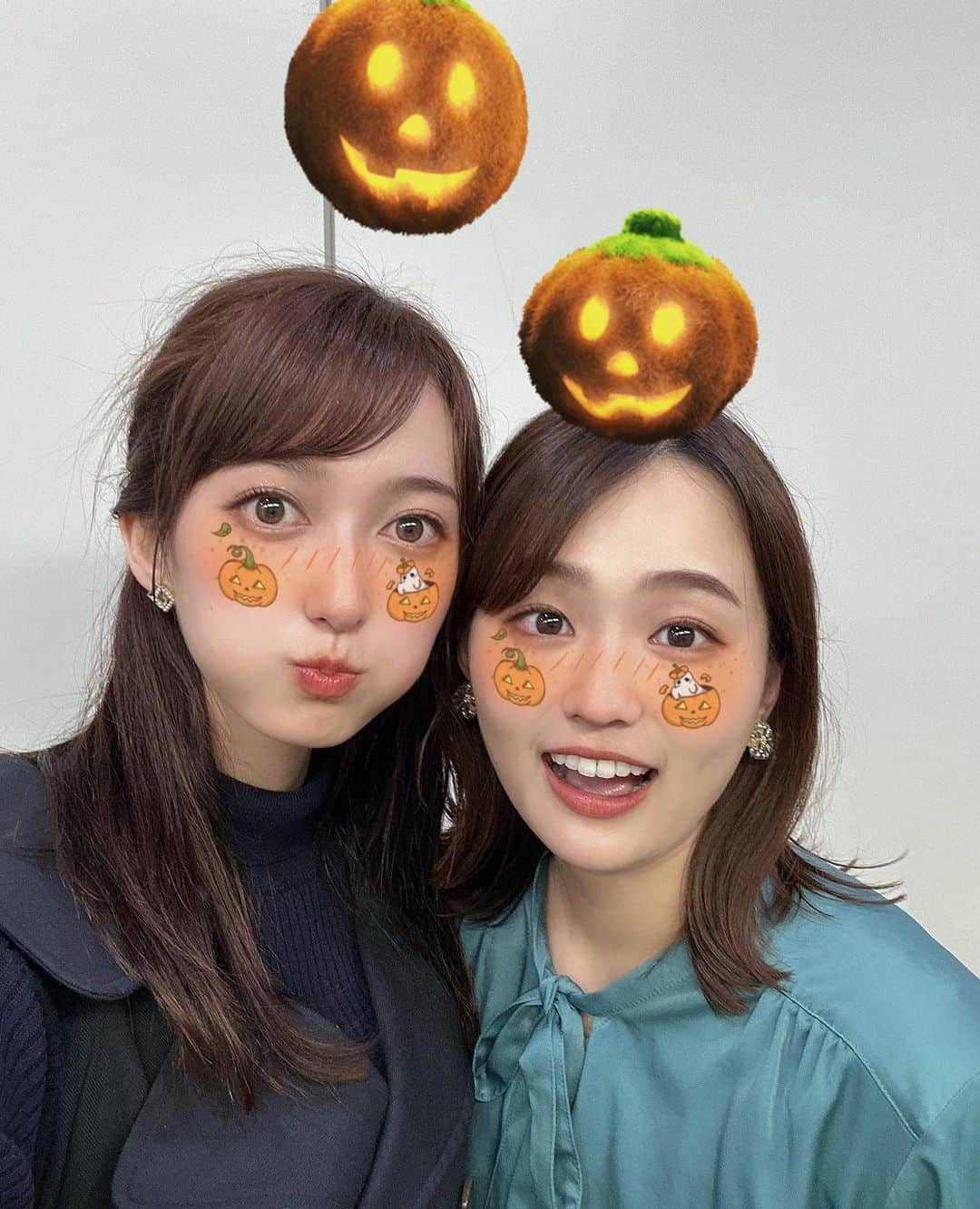 佐々木舞音さんのインスタグラム写真 - (佐々木舞音Instagram)「. . #happyhalloween 🎃 . 先日お誕生日だった篠原アナと🫶 おめでとうございます✨らぶです！！ . . #ハロウィーン  #happybirthday  #10月 . .」10月31日 17時52分 - sasakimaine