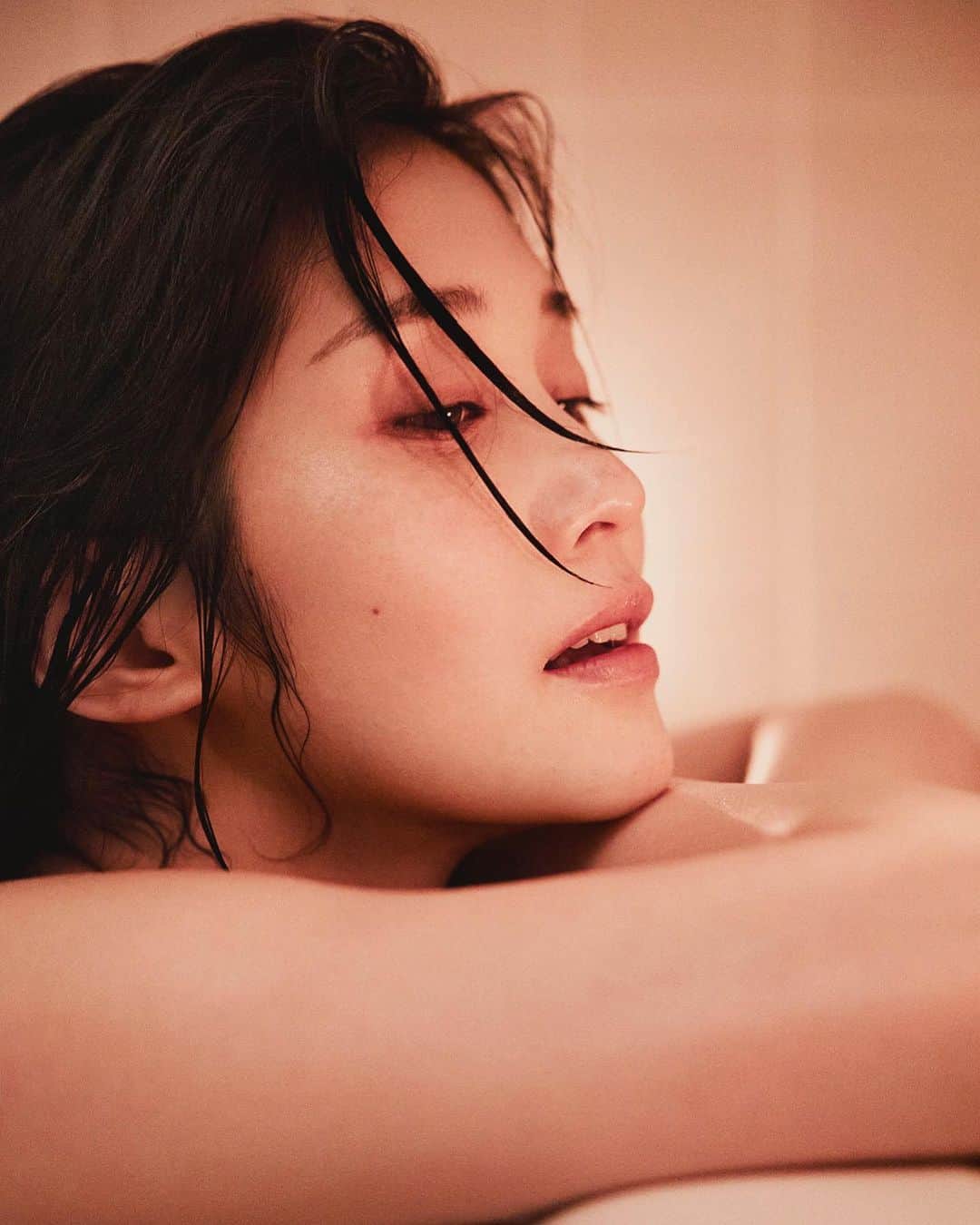 橘花凛さんのインスタグラム写真 - (橘花凛Instagram)「📷 @tomohisa_kinoshita  💄 @harami_373  撮影楽しかったな🥹💓」10月31日 17時57分 - rintakahashi0809