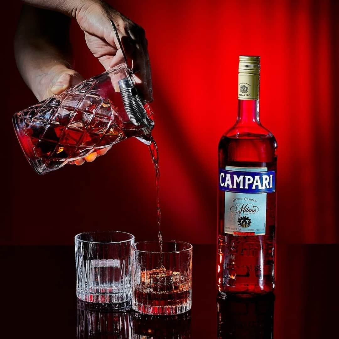Campari Japanのインスタグラム：「#カンパリ を象徴する食前酒が誕生する前は、ビター・リキュールは一般的に茶色でした。⁠ しかし、ガスパーレ・カンパリが、鮮やかな赤いリキュールを作り出し、カンパリは食前酒の象徴となり、ラグジュアリーブランドとして確固たる地位を築いてきました。⁠ ⁠ 1860年の誕生以来変わることなく、カンパリの #レッドパッション と共に、バラエティー溢れる #カンパリカクテル を是非バーでお楽しみください。⁠ ⁠ ⁠ ご購入はプロフィールリンクのURL⁠ www.amazon.co.jp/campari から⁠ ⁠ ⁠」