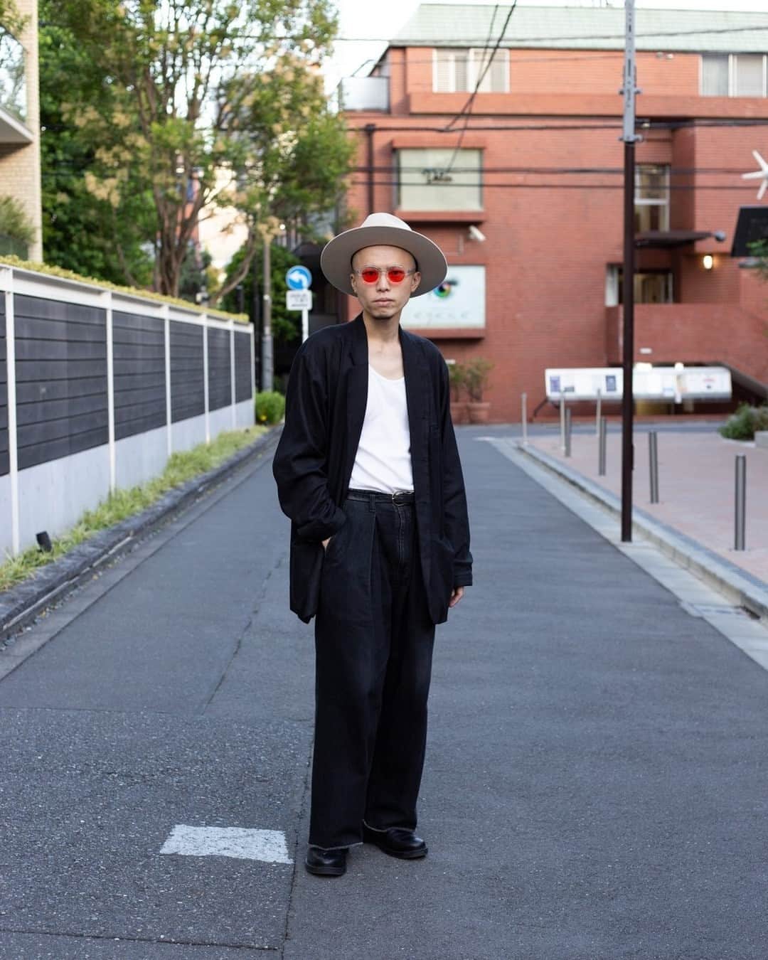 のインスタグラム：「Name: waku⁠ Age: 35⁠ Occupation: 服飾系⁠ ⁠ Tops #ANCELLM⁠ Pants #saby⁠ Shoes #GU⁠ Hat #THEHWDOGCO⁠ Eyewear #RAINMAKER⁠ ⁠ Photo by @ryota110722⁠ ⁠ #スナップ_fs #fashionsnap #fashionsnap_men」