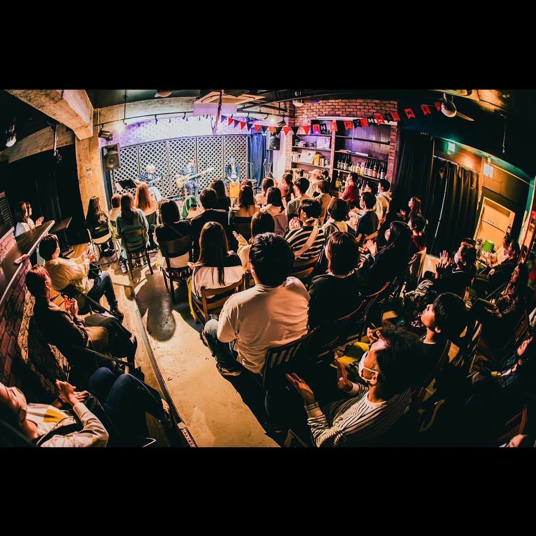木田健太郎のインスタグラム：「10/29(日)名古屋CLOVER House ZIP-FM「BUTTAMAGE!!!」公開収録＆アルバム先行試聴会&アコースティックライブ 「第一回 まげんちゅぬ集い」  初の番組イベントでした！ MCにZIP-FMのナビゲーター 永田レイナ氏　@reina_nagata  に来てもらいました⚪︎  快く引き受けてくれてありがとう！  初イベント、みなさんのおかげで大成功でしたー！  M1 ドラマのあとで M2 You M3 泣きたくなるほど M4 一目惚れかき消して M5 オンステージ  photo by @shooting_zen_jpg」