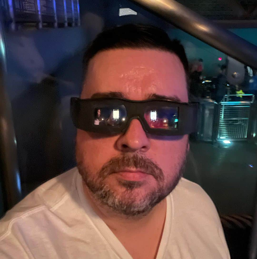 サム・ハミントンさんのインスタグラム写真 - (サム・ハミントンInstagram)「Life in a pair of 3D glasses」10月31日 18時08分 - samhammington