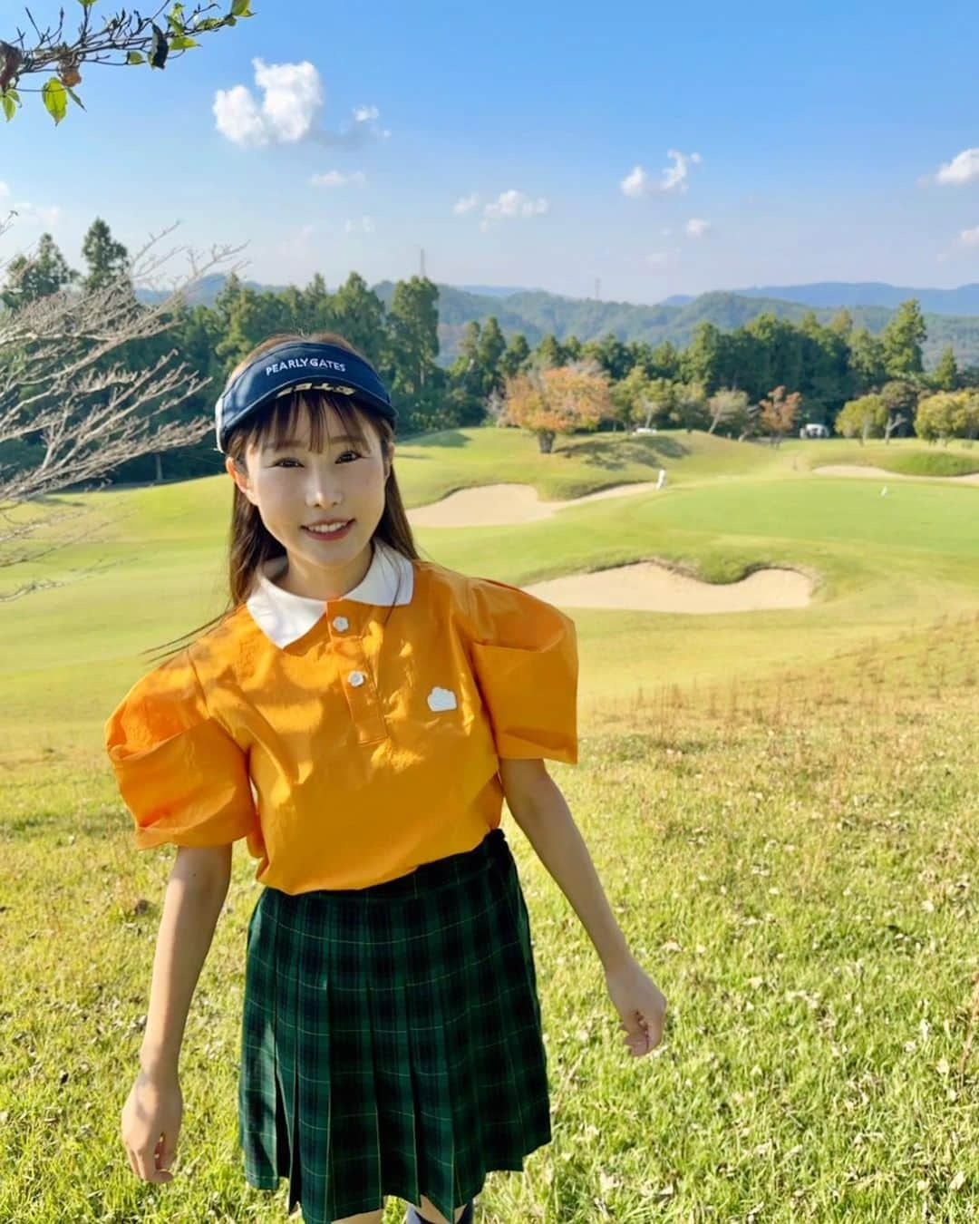 馬場ももこさんのインスタグラム写真 - (馬場ももこInstagram)「🍑 ゴルフに行ったよ🏌️‍♀️かぼちゃと同じ配色 だったので今日載せます🎃🫶 (いらすとやのかぼちゃキャラと一致) ⁡素敵なゴルフ場で楽しい人たちとゴルフができて 幸せなのでした！帰り道も笑ったなあ😂 ⁡ ハッピーハロウィン🎃👻🧡  🧢　@pearlygates_official  👚　@kandini.official  👟　@eccogolf  ⁡ #スコア#助けて#ハロウィン#2023 #ゴルフ#楽しい#秋#幸せ#アナウンサー」10月31日 18時05分 - momoko.baba