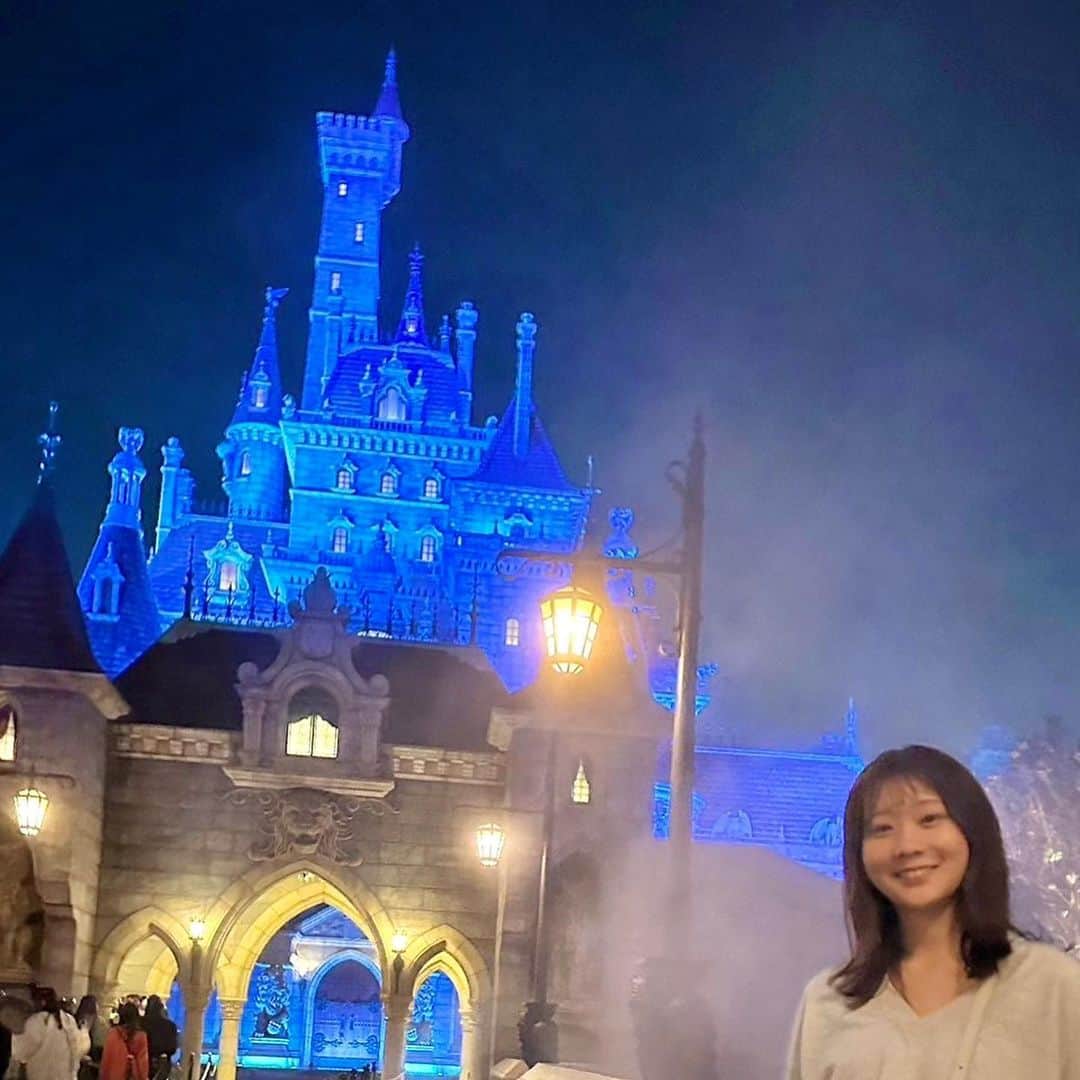 のインスタグラム：「ディズニー旅行✨ 細長い食べ物ばっかり食べた笑 美味しかった😋  今日はリレー動画投稿したので見にきてください☺︎ ハッピーハロウィン👻  #miyuasmr」