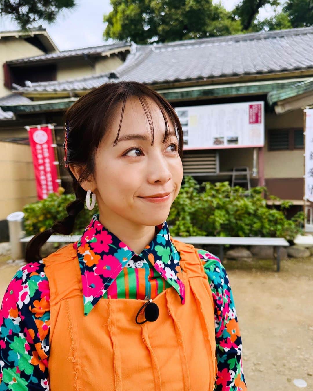 鈴木あきえのインスタグラム：「今日は 私が生まれ育った街、品川界隈でロケしております🍁🧡  品川区、落ち着くなぁ〜☺️  まだまだ続くので頑張りますっ✊🏻」