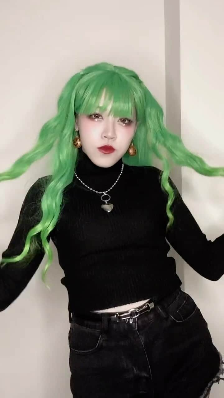 鈴木もものインスタグラム：「☠🎃Happy Halloween🍭🍬 最後まで出来なかった😭😭😭」
