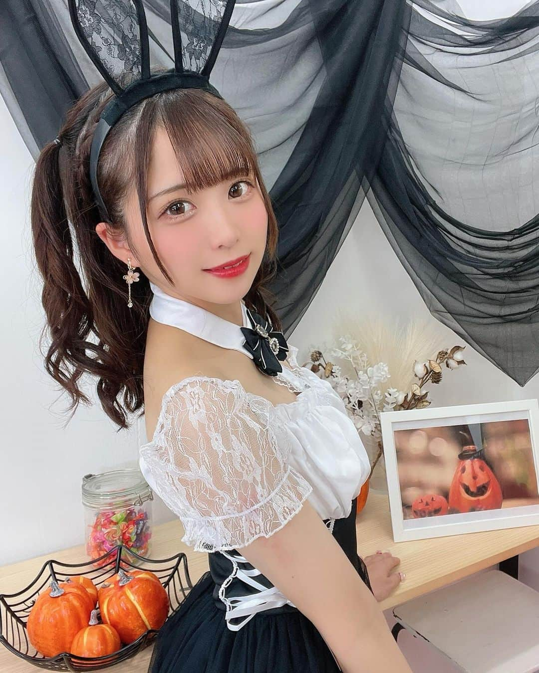 堀内玲さんのインスタグラム写真 - (堀内玲Instagram)「👻❦ 🎃❦ʜᴀᴘᴘʏʜᴀʟʟᴏᴡᴇᴇɴ❦🎃 ❦👻  ． ． #gravure #gravureidol #偶像 #偶像练习生  #グラビア #グラドル #インスタグラビア  #巨乳 #童顔 #ロリ #グラビアアイドル  #アイドル #コスプレイヤー#コスプレ #メイド #メイド服 #ハロウィン仮装 #halloween  #ハロウィン #ハロウィンコスプレ  #bikinimodel  #bikinigirl  #japaneseidol  #selfie  #sexystyle #bikini #japanesegirl  #asianbabygirl #asianbeauty #asiangirls」10月31日 18時21分 - horiuchi_rei