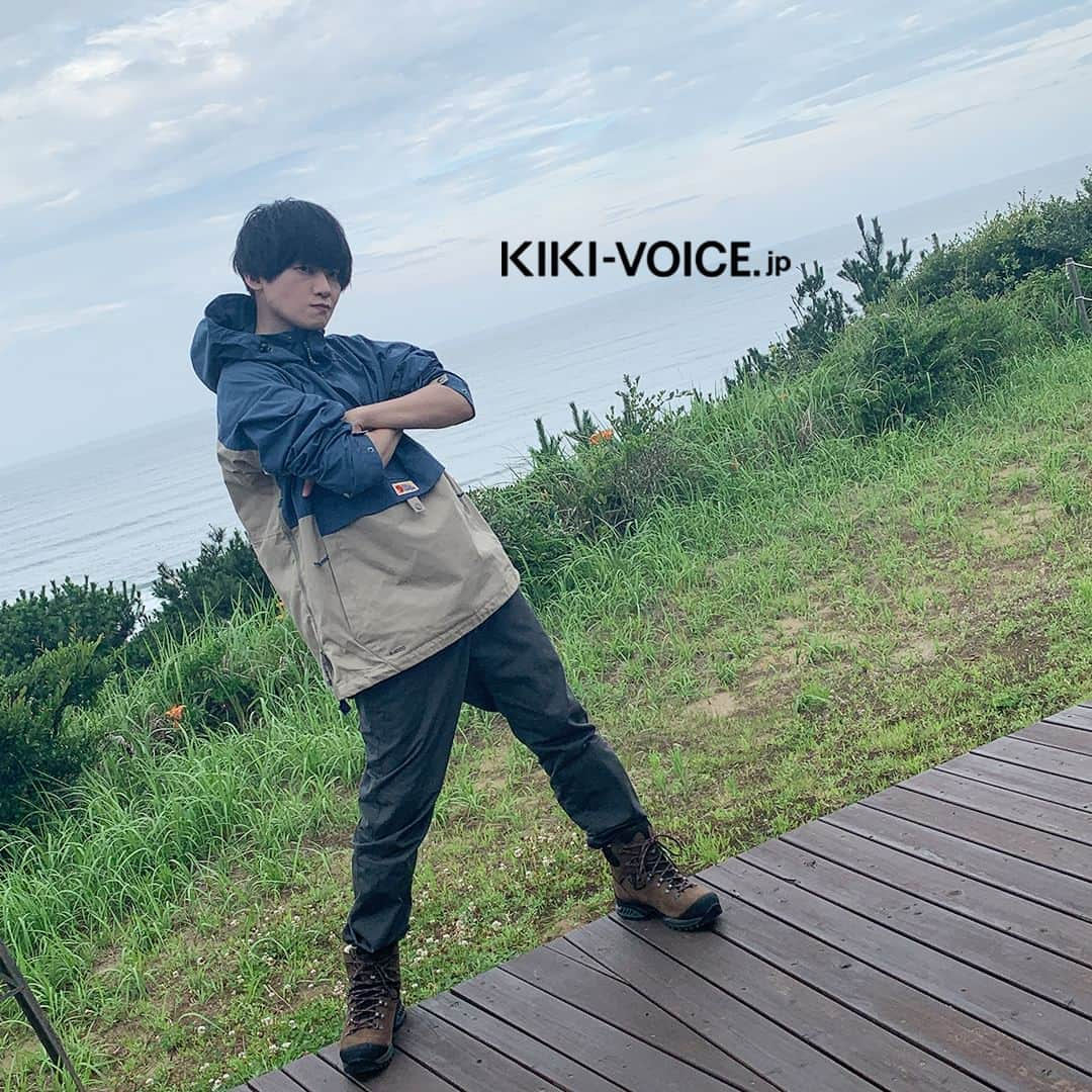 VOICE Newtypeさんのインスタグラム写真 - (VOICE NewtypeInstagram)「・ 「ボイスニュータイプ」のWEBサイト[KIKI]で連載中 声優・ #天﨑滉平 さんによる「天﨑滉平の春夏秋冬、キャンプ旅」 本日は撮影の際スタッフが収めた第6回のオフショット第2弾を公開📸  .  #キャンプ の醍醐味でもある #春夏秋冬 、 #四季折々 の #風景 を 天﨑さんがキャンプをする様子とともに読者に届ける #フォト ＆ #コラム 連載です。 毎月、天﨑さん自身の言葉でキャンプの楽しさや醍醐味などを綴ります。  .  今回は前回作った #ハンバーガー を実食！ #海 を背景に今回の #衣装 も紹介♪  .  プロフィールのURLから[KIKI]にアクセス▶@voice_newtype  連載記事は「Journal 連載」のバナーからチェックできます🥰  ▼記事URL https://kiki-voice.jp/journal/1721  .  #KIKIVOICEJP #あまさキャンプ #声優 #ボイスニュータイプ #voicenewtype」10月31日 18時22分 - voice_newtype