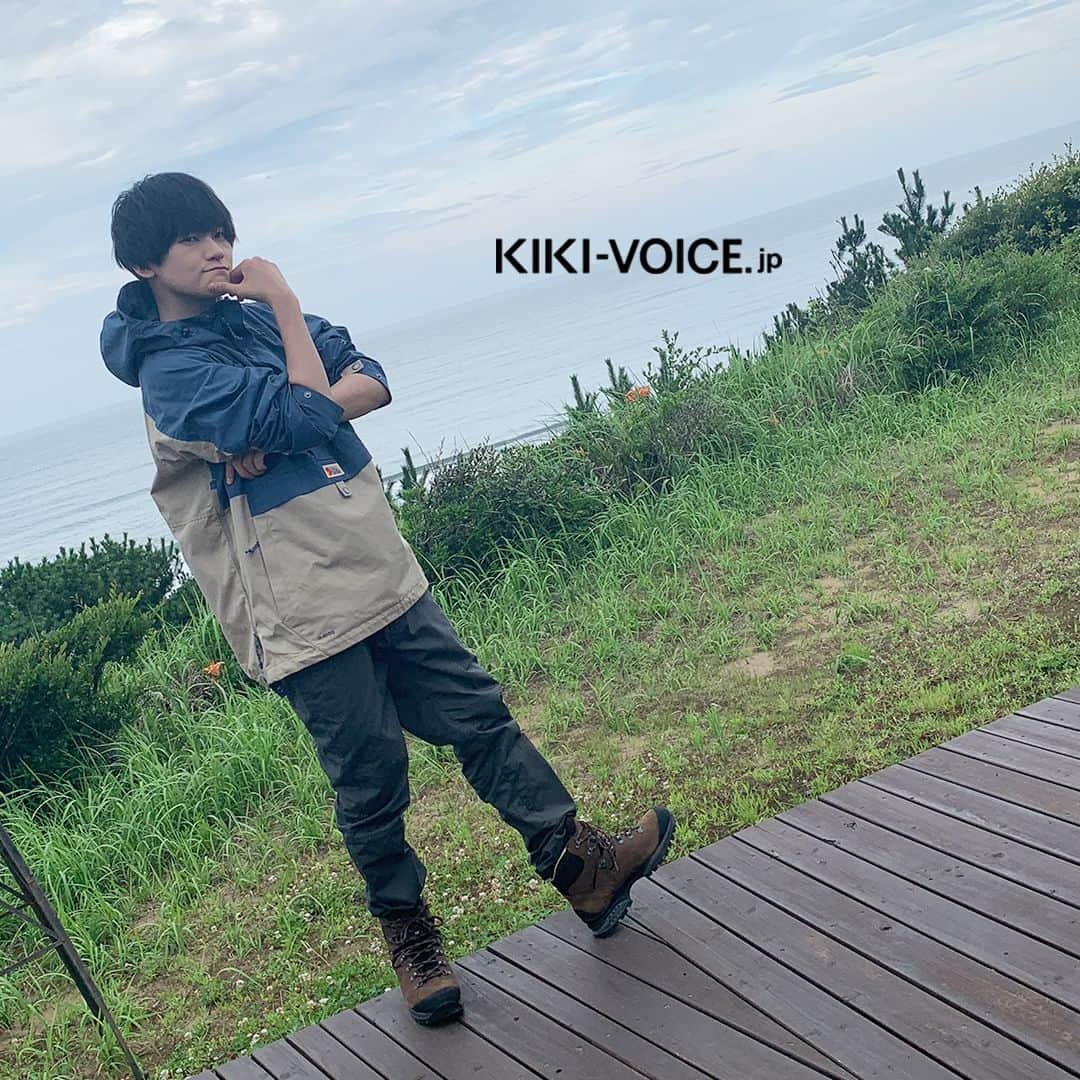 VOICE Newtypeさんのインスタグラム写真 - (VOICE NewtypeInstagram)「・ 「ボイスニュータイプ」のWEBサイト[KIKI]で連載中 声優・ #天﨑滉平 さんによる「天﨑滉平の春夏秋冬、キャンプ旅」 本日は撮影の際スタッフが収めた第6回のオフショット第2弾を公開📸  .  #キャンプ の醍醐味でもある #春夏秋冬 、 #四季折々 の #風景 を 天﨑さんがキャンプをする様子とともに読者に届ける #フォト ＆ #コラム 連載です。 毎月、天﨑さん自身の言葉でキャンプの楽しさや醍醐味などを綴ります。  .  今回は前回作った #ハンバーガー を実食！ #海 を背景に今回の #衣装 も紹介♪  .  プロフィールのURLから[KIKI]にアクセス▶@voice_newtype  連載記事は「Journal 連載」のバナーからチェックできます🥰  ▼記事URL https://kiki-voice.jp/journal/1721  .  #KIKIVOICEJP #あまさキャンプ #声優 #ボイスニュータイプ #voicenewtype」10月31日 18時22分 - voice_newtype