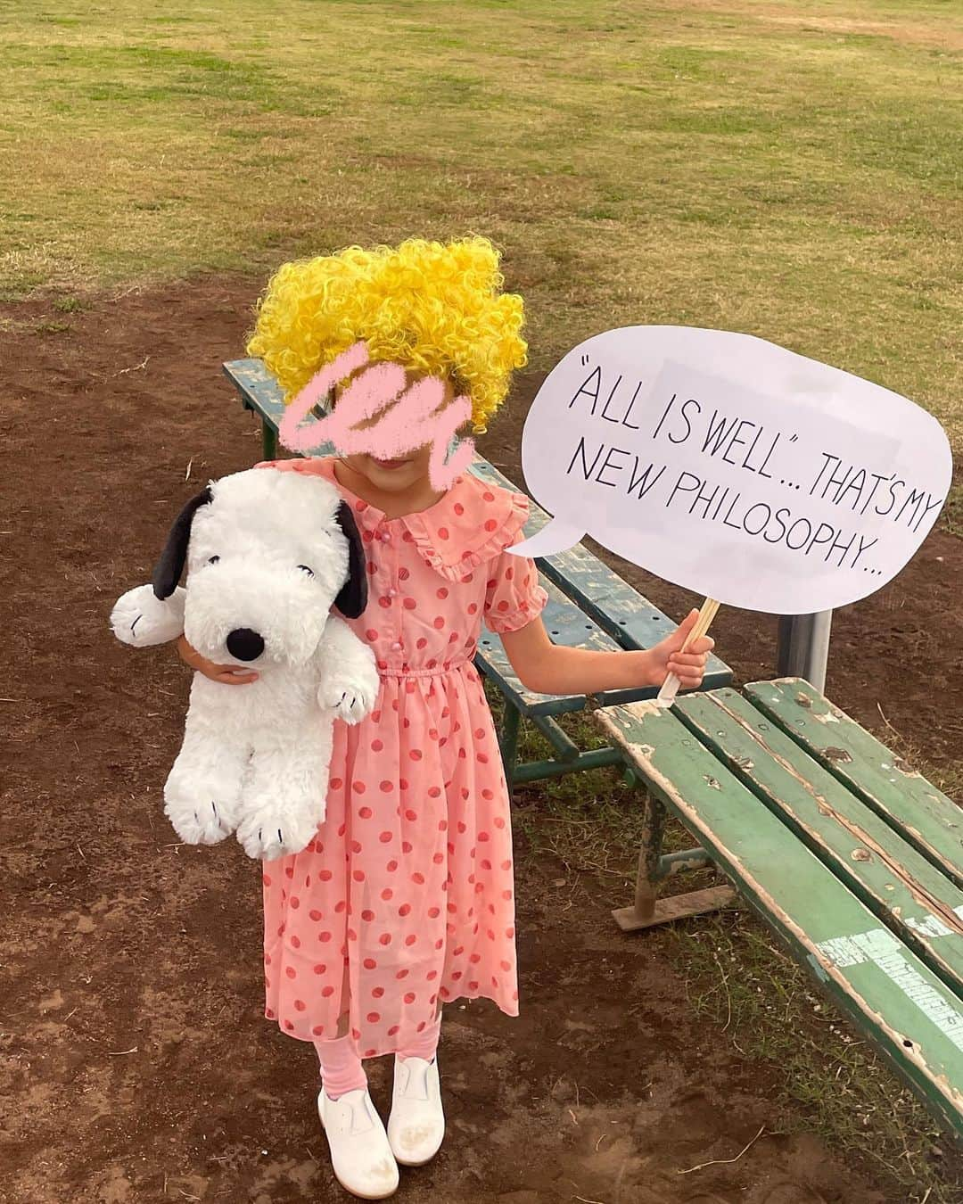 AMOさんのインスタグラム写真 - (AMOInstagram)「🪁🌳  ✐☡・。⋈ ⭐︎ 〻⋆ ｡ 💙: LUCY VAN PELT ⚾️: CHARLIE BROWN 🎀: SALLY BROWN From "PEANUTS"  ೯ ⭐︎ ・。♫ ⋆ ° ܚ ♩  🎈🎹 🍪 ☁️ 🏉 ⛸️ 💬  Happy Halloween !!  #peanuts #スヌーピー  #familycostumes #familyhalloweencostumes  #あも家のhalloween」10月31日 18時23分 - amo_whale