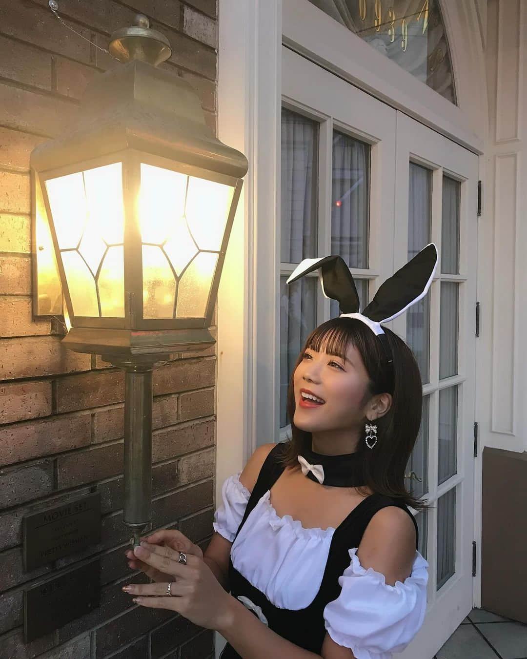 海江田麻貴さんのインスタグラム写真 - (海江田麻貴Instagram)「ㅤㅤㅤㅤㅤ ㅤㅤㅤㅤㅤ Happy Halloween🎃👻💜 ㅤㅤㅤㅤㅤ ㅤㅤㅤㅤㅤ 今年は何もしなかったのでいつぞやのハロウィンあげときます👵🏻 もうこんなぶりぶりのコスプレすることないと思う😇笑笑 ㅤㅤㅤㅤㅤ ㅤㅤㅤㅤㅤ 皆さん素敵なハロウィンナイトお過ごしください🧡 ㅤㅤㅤㅤㅤ ㅤㅤㅤㅤㅤ ㅤㅤㅤㅤㅤ ㅤㅤㅤㅤㅤ ㅤㅤㅤㅤㅤㅤㅤㅤㅤㅤㅤㅤㅤㅤㅤ  ㅤㅤㅤㅤㅤ #happyhalloween #halloween #ハロウィン #ハロウィンコスプレ #バニーガール #バニーガールコスプレ #ハロウィンユニバ #universalstudiosjapan #japanesegirl #日本女孩」10月31日 18時27分 - _makiii0924_