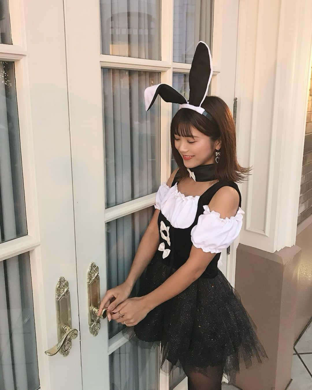 海江田麻貴のインスタグラム：「ㅤㅤㅤㅤㅤ ㅤㅤㅤㅤㅤ Happy Halloween🎃👻💜 ㅤㅤㅤㅤㅤ ㅤㅤㅤㅤㅤ 今年は何もしなかったのでいつぞやのハロウィンあげときます👵🏻 もうこんなぶりぶりのコスプレすることないと思う😇笑笑 ㅤㅤㅤㅤㅤ ㅤㅤㅤㅤㅤ 皆さん素敵なハロウィンナイトお過ごしください🧡 ㅤㅤㅤㅤㅤ ㅤㅤㅤㅤㅤ ㅤㅤㅤㅤㅤ ㅤㅤㅤㅤㅤ ㅤㅤㅤㅤㅤㅤㅤㅤㅤㅤㅤㅤㅤㅤㅤ  ㅤㅤㅤㅤㅤ #happyhalloween #halloween #ハロウィン #ハロウィンコスプレ #バニーガール #バニーガールコスプレ #ハロウィンユニバ #universalstudiosjapan #japanesegirl #日本女孩」