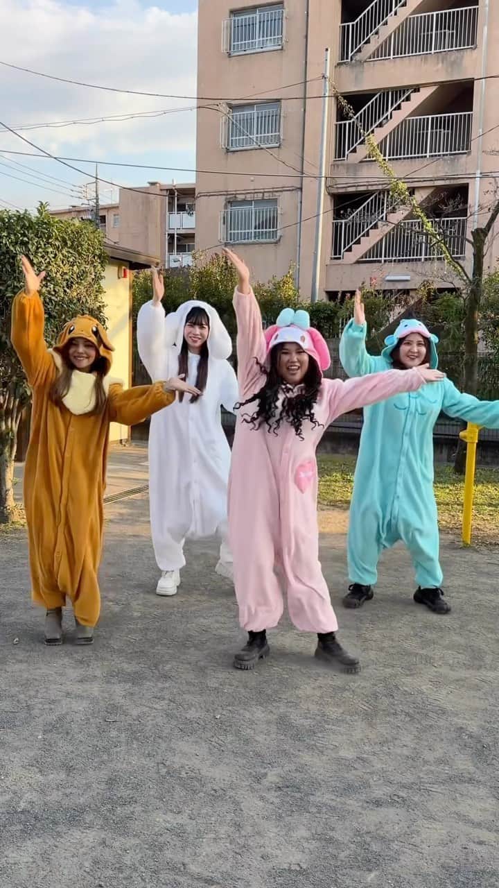 午前0時のプリンセスのインスタグラム：「1人サンリオじゃない人が紛れてます  #Ado #唱 #踊ってみた #ハロウィン #ハロウィーン・ホラー・ナイト #USJ #サンリオ #仮装 #happyhalloween」