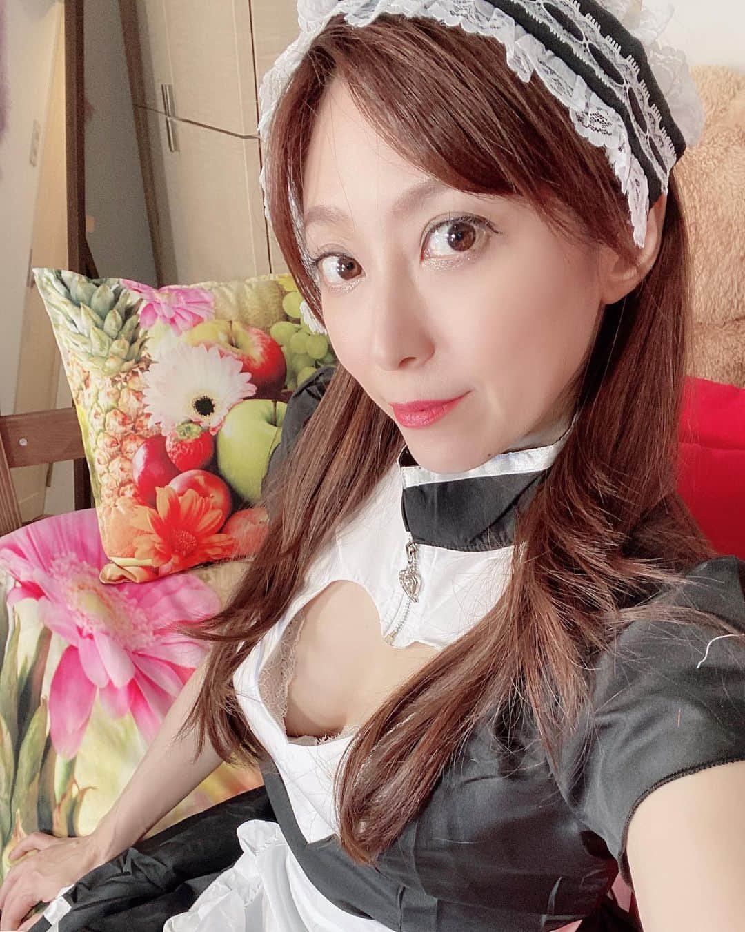 白木優子さんのインスタグラム写真 - (白木優子Instagram)「Halloween🎃 熟女なメイドですがなにか？🤭 #ハロウィン」10月31日 18時31分 - yuko_shiraki_official