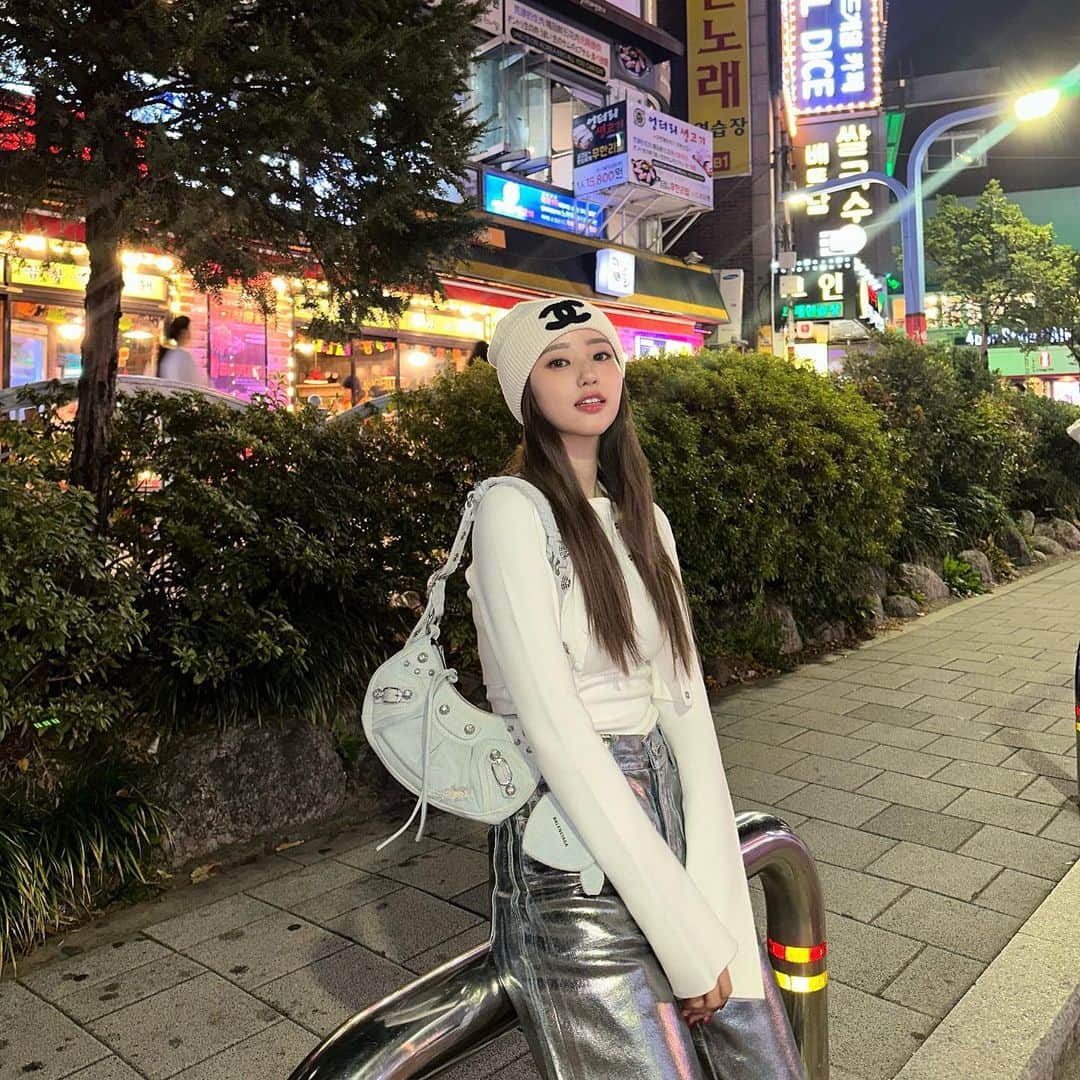 中町綾のインスタグラム：「今年のハロウィンは韓国でお仕事でした🎃🤍 (特に毎年何もしないけど)」
