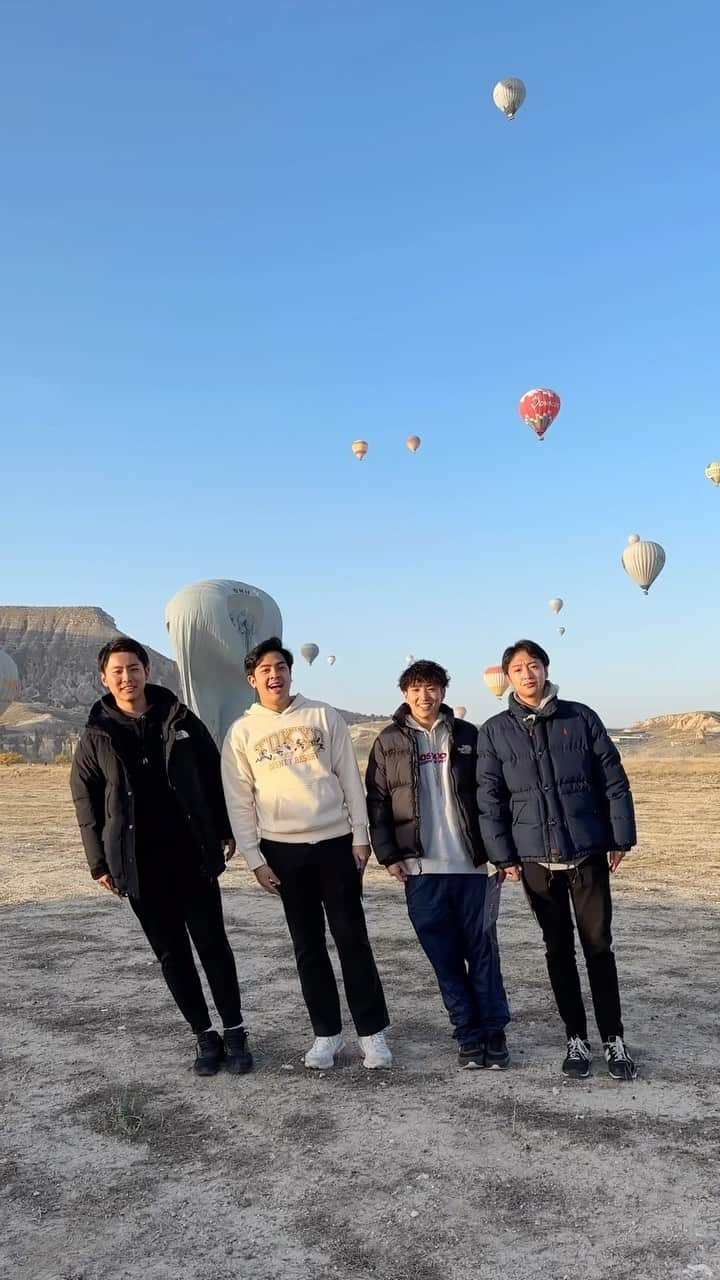 大塚稜馬のインスタグラム：「Akhirnya kesampaian bikin Trend ini! Waseda Boys World Trip edisi Middle East (Turkey & UAE) 🇹🇷🇦🇪 Seru banget! Tungguin vlognya yahh!!」