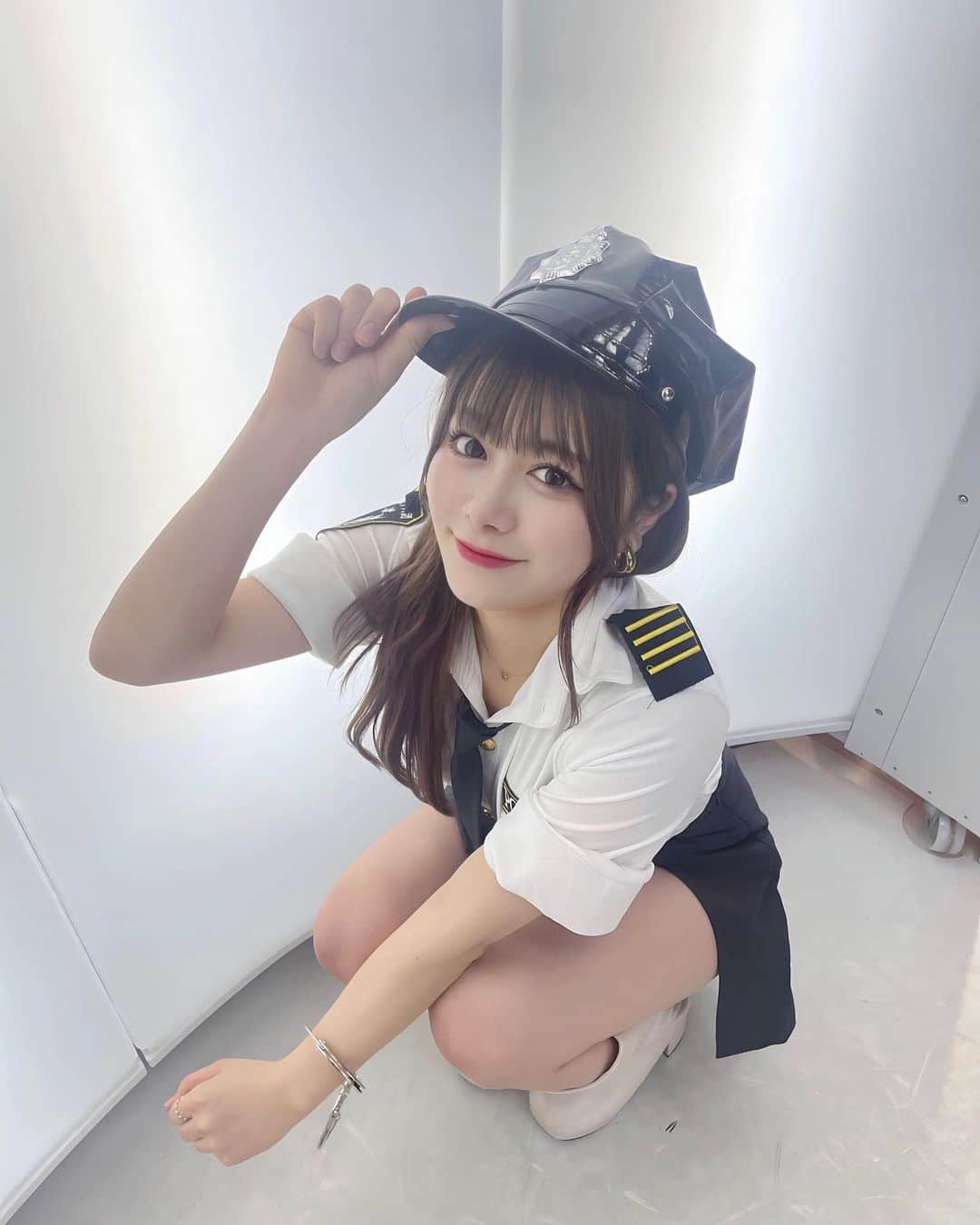 熊谷真里（まりくま）のインスタグラム：「⁡ ポリスになったよ🚓🚨 悪いことしたら逮捕します😶😶 ⁡ ⁡ ⁡ ⁡ ⁡ ⁡ ⁡ ⁡ ⁡ ⁡ ⁡ ⁡ いつもいいね＆コメントありがとうございます🧸🎀 ⁡ ⁡ #まりくま #pop #Popteen #ポリス #ポリスコスプレ #コスプレ #ハロウィンコスプレ #ハロウィン #instahalloween #instalike」