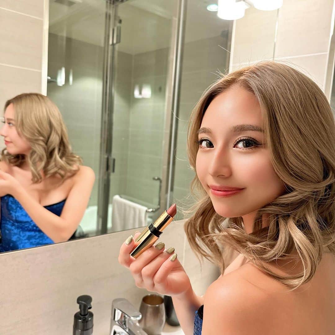 のインスタグラム：「・ ハッピーハロウィン🎃💕 みんなは今日パーティーしてる🥳？ 毎年コスプレ楽しみなのに今年はアイディア浮かばなくて中途半端になっちゃった😆💄 ・ チャイナ服も着たよ🇨🇳 ・ ・ ・ #ハロウィン #ハロウィンコスプレ #ハロウィン仮装 #ハロウィンパーティー #バーレスク #チャイナドレス」