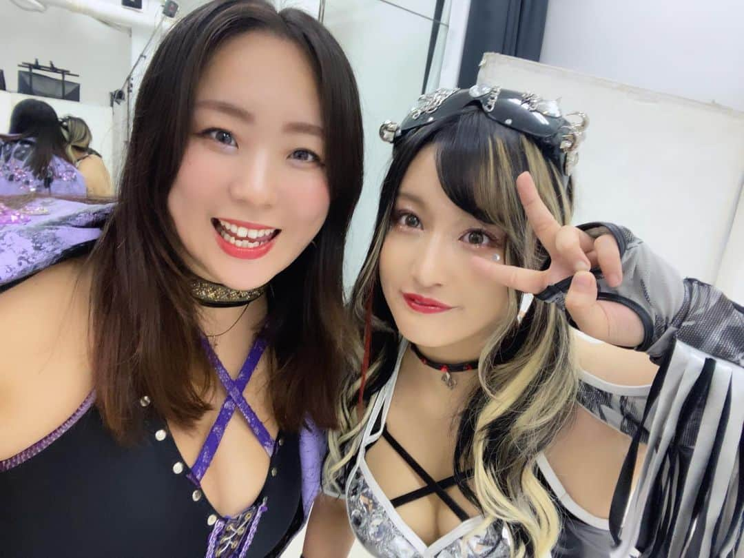 愛星ゆうな（まなせゆうな）のインスタグラム：「はい！可愛い！！❤️🖤❤️🖤  #まなせゆうな #プロレス #ぽっちゃり #yunamanase #prowrestler  #prowrestling #realsize #plussize #midsize #wellness  #chubby #mybodymyrules #bopo #BodyNeutrality #ガンプロ #ガンジョ #GanPro #GanJo」