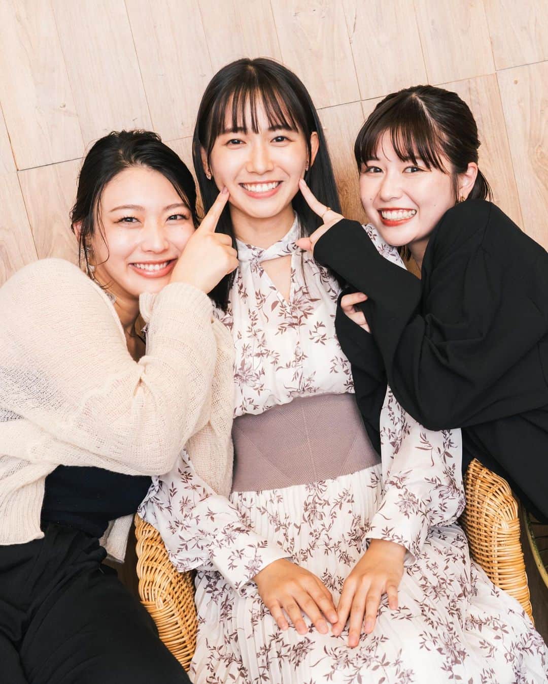 志田音々さんのインスタグラム写真 - (志田音々Instagram)「📚 10月30日(月)発売の『週刊プレイボーイ』にて、✨グラビア女子会✨の様子を記事にしていただきました☺︎  初めましての冴木柚葉ちゃんと風吹ケイちゃん🥰 3人でグラビアのあれこれや同世代女子トークなどなど、きゃっきゃお話しました♪  ぜひお手にとって頂けると嬉しいです🍀 #週刊プレイボーイ #週プレ」10月31日 18時48分 - shida_nene0715