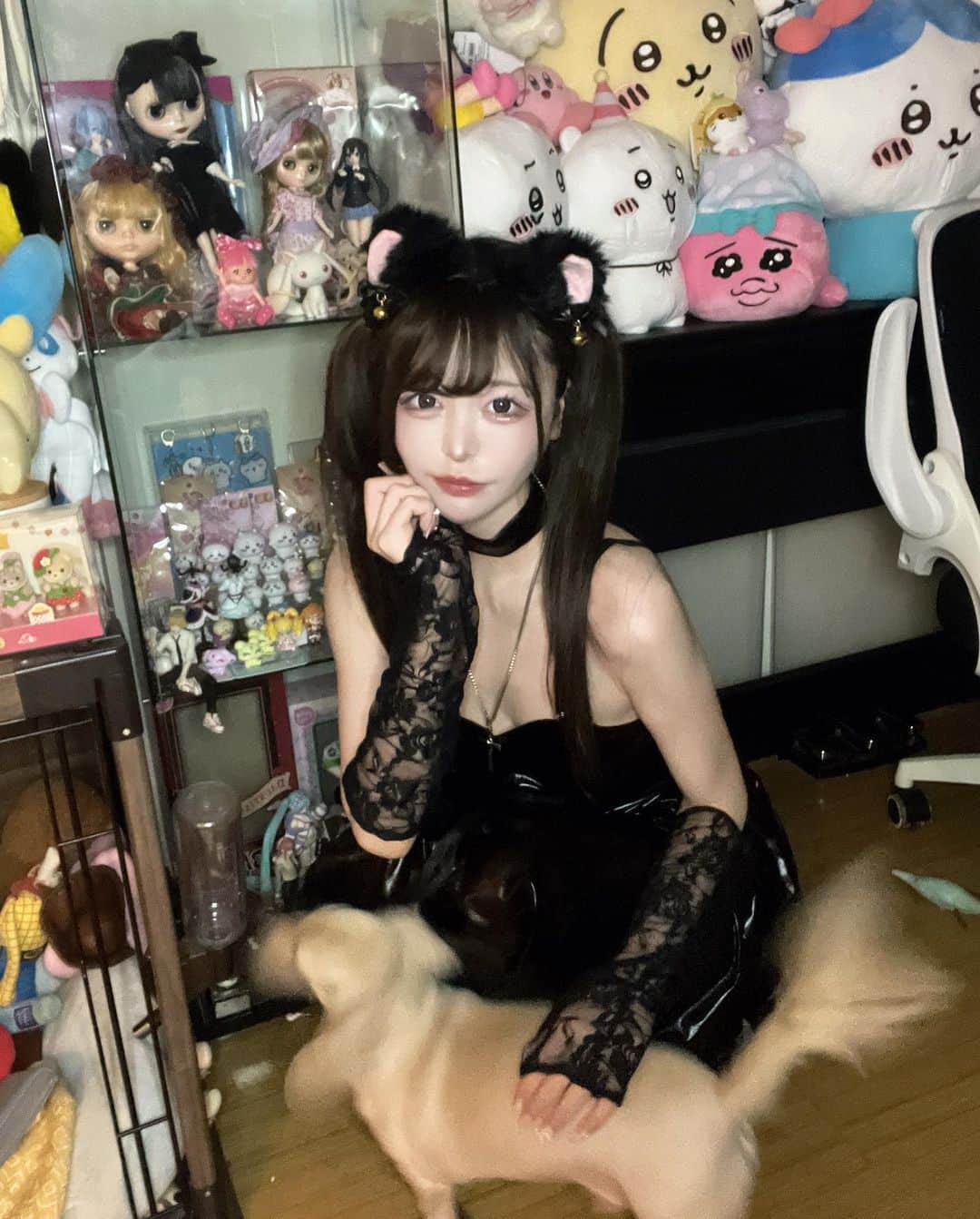 三年食太郎（松島萌子）のインスタグラム：「ハロウィンは大人しく家で仮装🎃  #halloween」