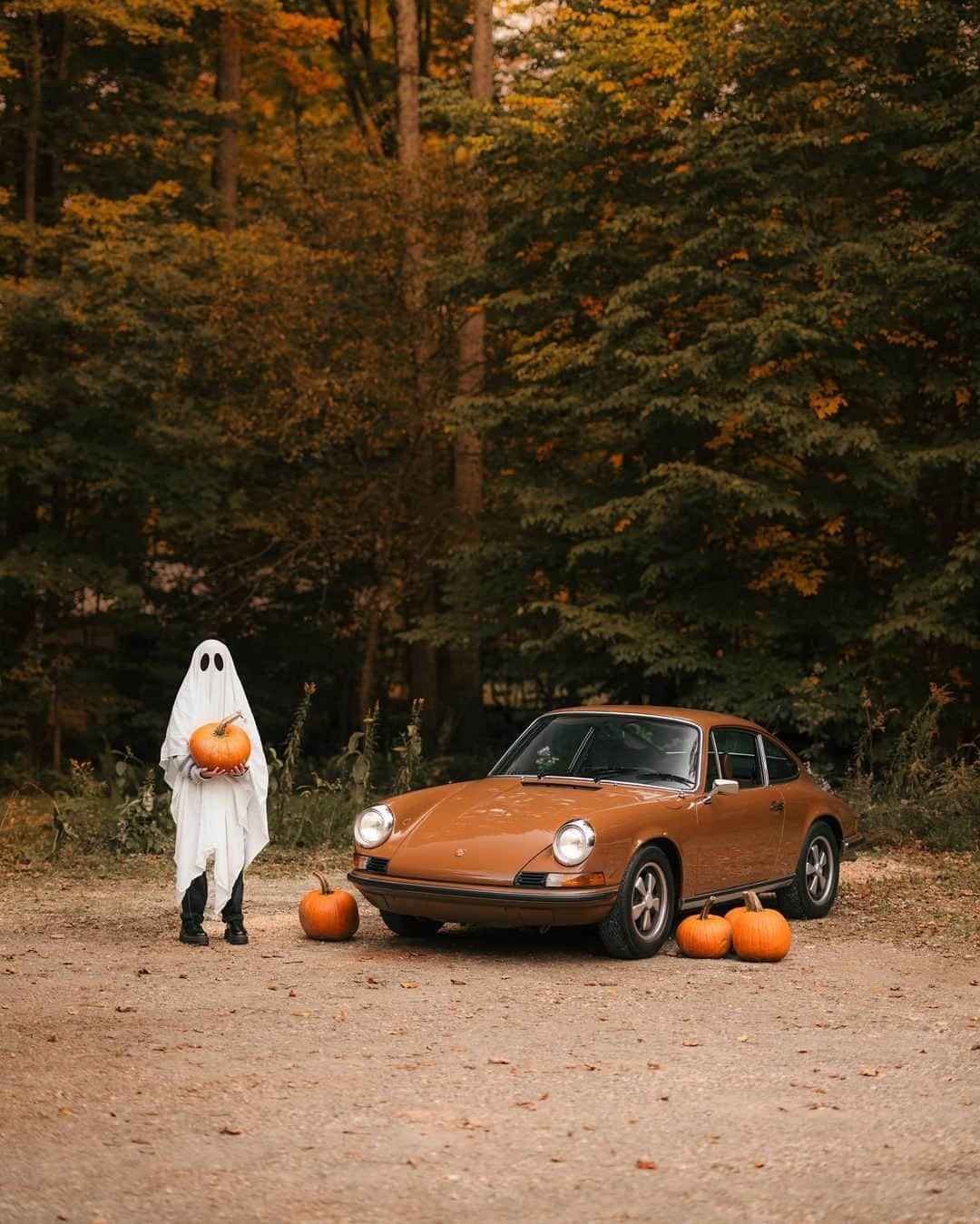 Porscheのインスタグラム：「Our favourite pumpkin in the patch. 🎃  📸 @yourfriendsyd」