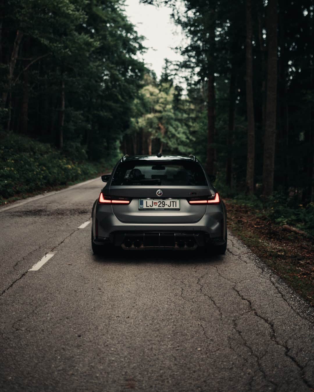 BMWさんのインスタグラム写真 - (BMWInstagram)「Dark and daring 🪵 📸: @bmwslovenija @klemen_jeram #BMWRepost   The  BMW M3 Competition xDrive Touring. #THEM3Touring #BMW #M3  __ BMW M3 Competition xDrive Touring: Combined fuel consumption: 10.4–10.1 l/100 km. Combined CO2 emissions: 235–229 g/km. All data according to WLTP.  Further info: www.bmw.com/disclaimer」10月31日 19時00分 - bmw