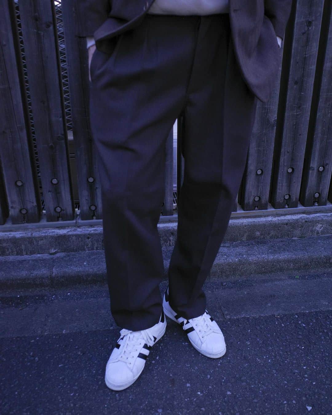 JOURNAL STANDARD 表参道のインスタグラム：「【 ADIDAS ORIGINALS × JS 】  styling sample  @adidasoriginals  ⁡ ---------------------------------------- ⁡ ▶︎SUPERSTAR LUX JS EXCLUSIVE ¥19,800- tax included [No,23093610006930]  -----  #journalstandard#ジャーナルスタンダード  #harajuku#omotesando#mensfashion#mens#styling#coordinate#streetwear#23aw#unisexfashion#原宿#表参道」