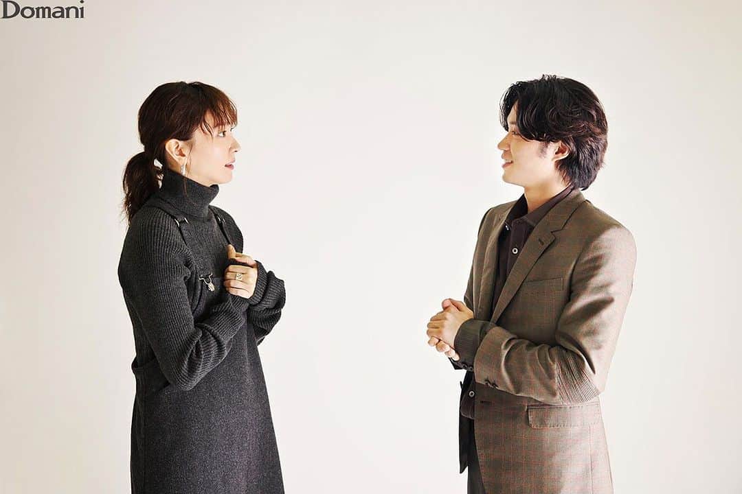 Domani編集部公式アカウントのインスタグラム：「朝井リョウさんによるベストセラー小説『正欲』が11月10日(金)より映画化。主人公のひとり・夏月を新垣結衣さんが演じます。夏月と秘密を共有し、心を通わせる佳道を演じるのは磯村勇斗さん。ふたりにお話を聞きました。  インタビュー記事はweb Domaniで公開中！是非チェックしてください👀 https://domani.shogakukan.co.jp/933458  @seiyoku_movie  #新垣結衣 #磯村勇斗 #正欲 #インタビュー #domani #webdomani」