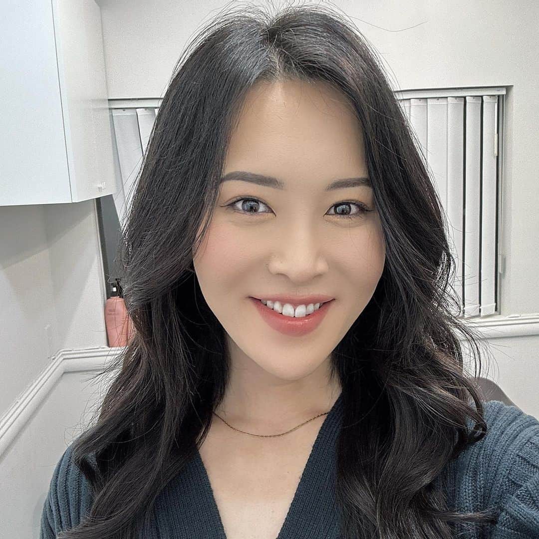 花上惇さんのインスタグラム写真 - (花上惇Instagram)「さすがにサナすぎる。#TWICE  Hair by @log_tsuru  エクステの付け替えをしてきました！ そして前回より多めにレイヤーを入れてみたのですがどうでしょう🫣💕 やばい...、これは彼氏できてしまう(黙れ)  サロンは表参道のL.O.Gです🖤  皆様、HAPPY HALLOWEEN👻🍭」10月31日 19時08分 - jnp92119