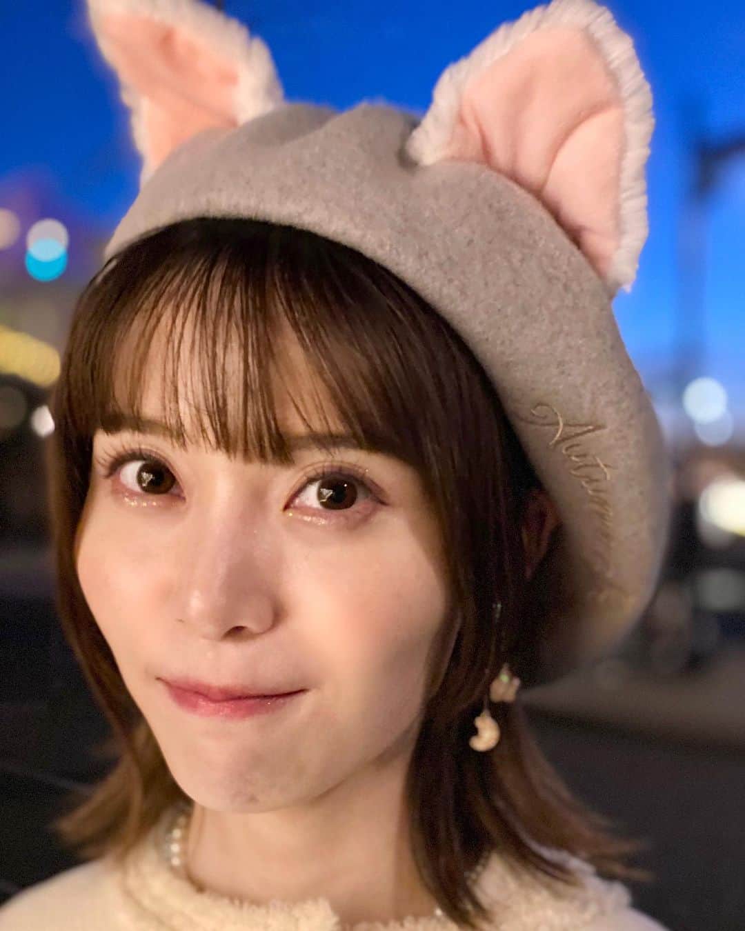 のインスタグラム：「ジェラトーニのベレー💚🐾💗 ⁡ #ディズニーシー #ディズニー」