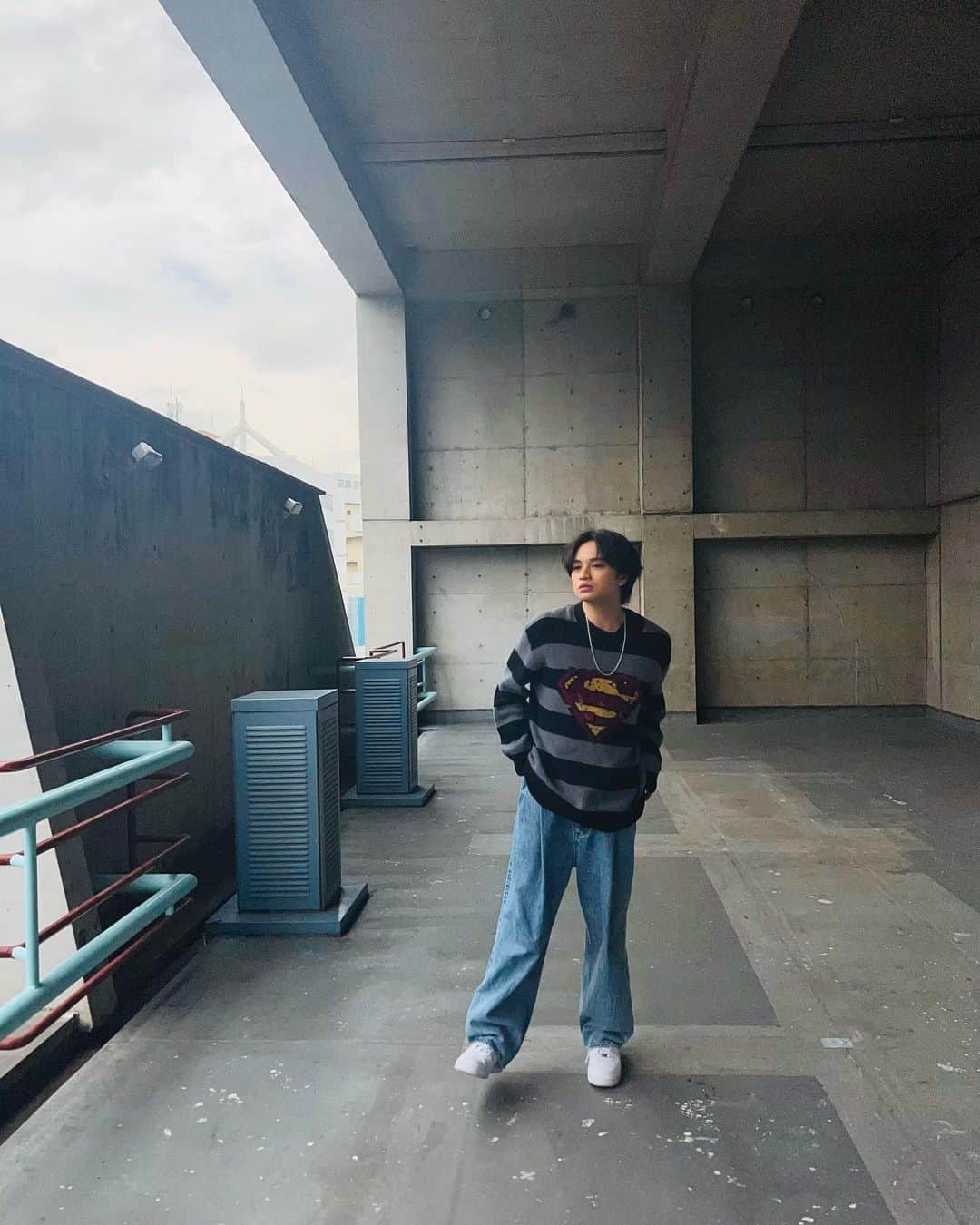 中島健人さんのインスタグラム写真 - (中島健人Instagram)「Clark Kent.  Happy Halloween🎃✨  #superman #令和のカジュアル仮装 #スーパーマンポーズ」10月31日 19時02分 - kento.nakajima_313