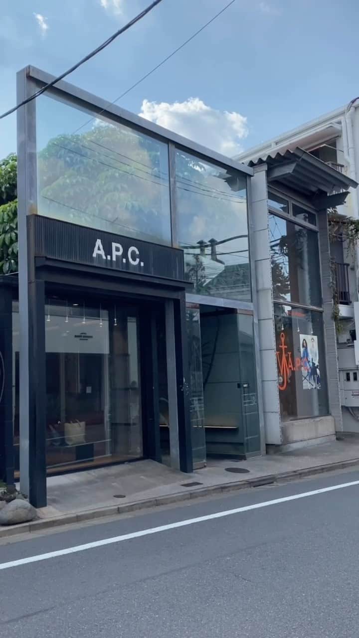 アーペーセーのインスタグラム：「Come shop with us at the A.P.C. Daikanyama Men’s store in Tokyo, where the outdoors meets the indoors to create a unique experience.   A.P.C. DAIKANYAMA HOMME 25-2 Sarugakucho, Shibuya-ku Japan, Tokyo  #APCParis  #APCJapan」