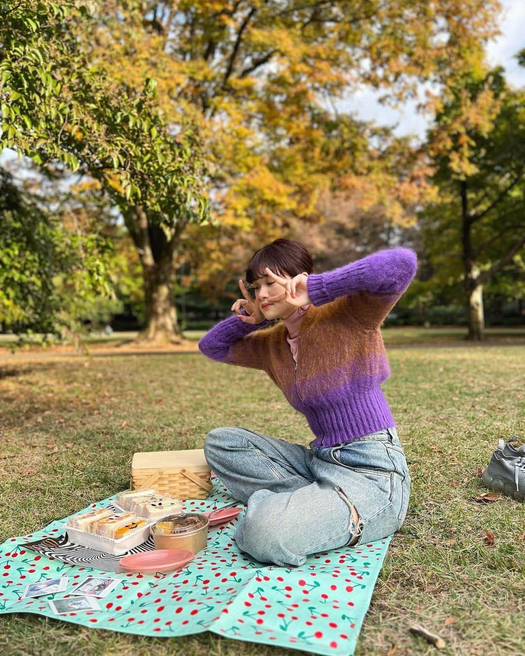 小西桜子さんのインスタグラム写真 - (小西桜子Instagram)「👾  シールはスーパーで柿買ったらもらったやつ。かわいい 朝からこしらえた🧺 お気に入りの秋服もハロウィンカラー👾🟠」10月31日 19時13分 - sakurako_kns