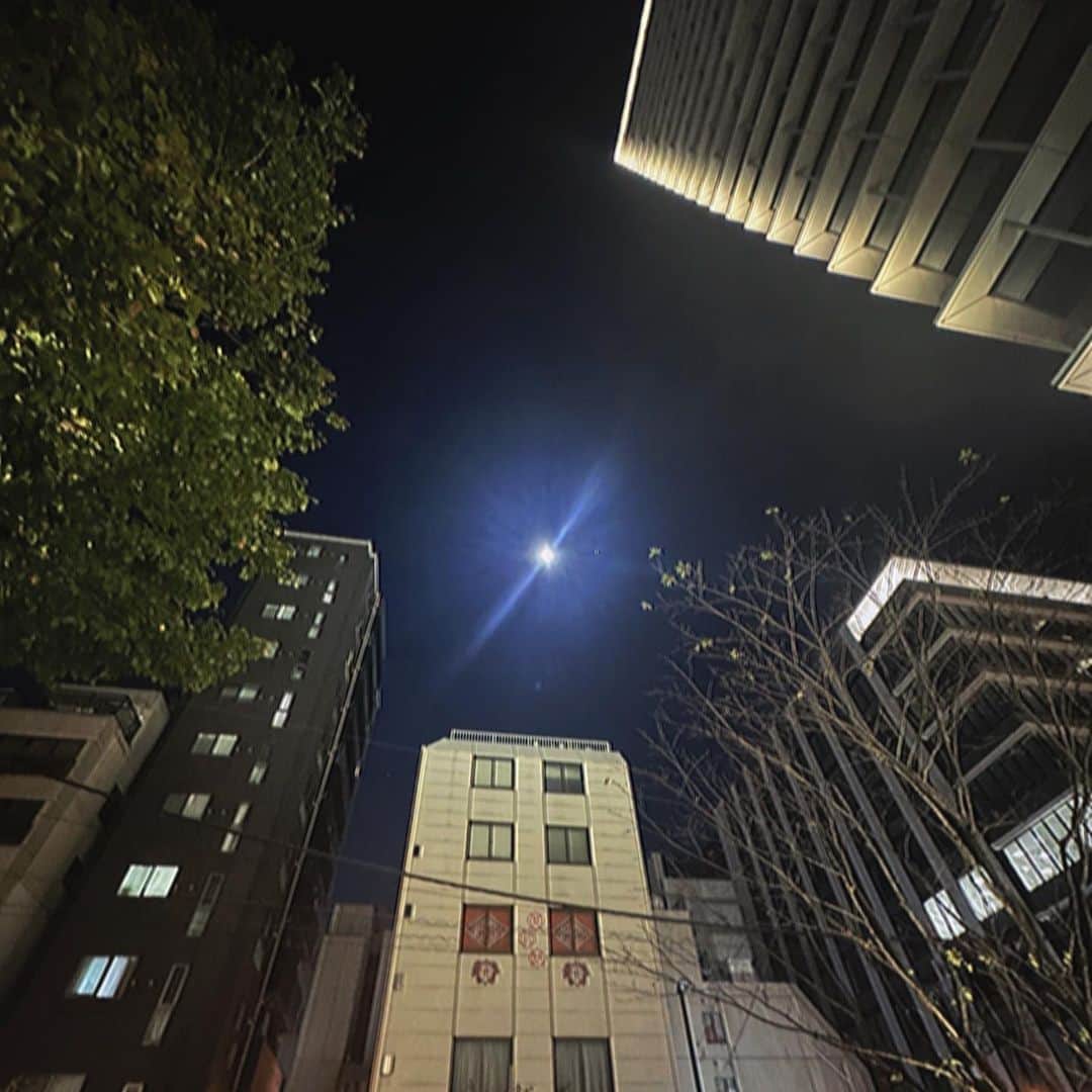 YUYAのインスタグラム：「🌕🐺」