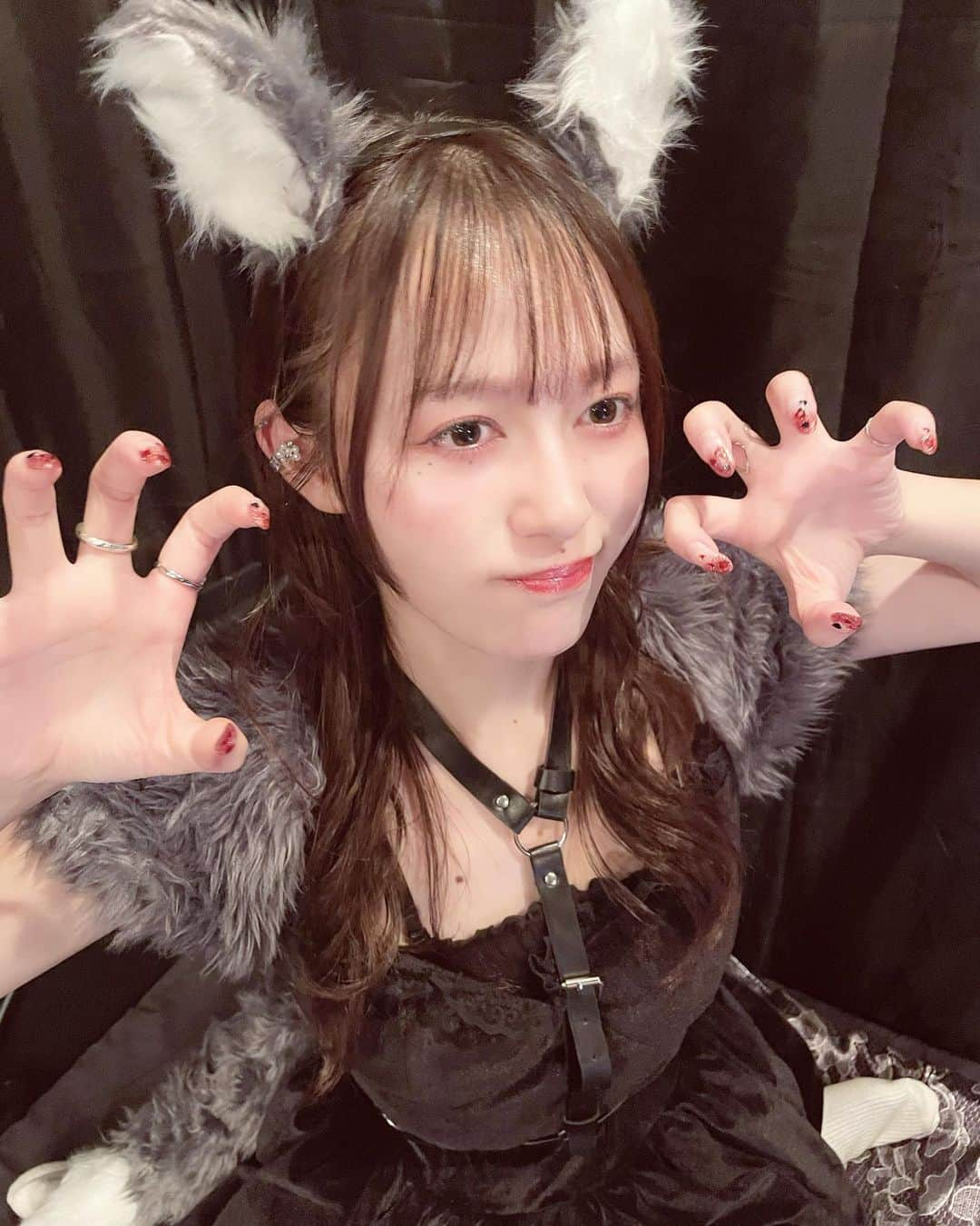 三浦菜々子さんのインスタグラム写真 - (三浦菜々子Instagram)「はっぴーはろうぃん？🐺🎃  #白キャン #真っ白なキャンバス #アイドル #idol #三浦菜々子 #ハロウィン #ハロウィンコスプレ #ハロウィン仮装 #オオカミ」10月31日 21時30分 - miura_nanako