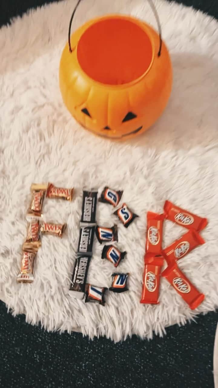 Fueled By Ramenのインスタグラム：「Happy Halloween from FBR! 👻🎃 Head to our stories for a playlist of spooky jams from some of your favorite FBR artists (past & current) to set the mood for your Halloween night.」