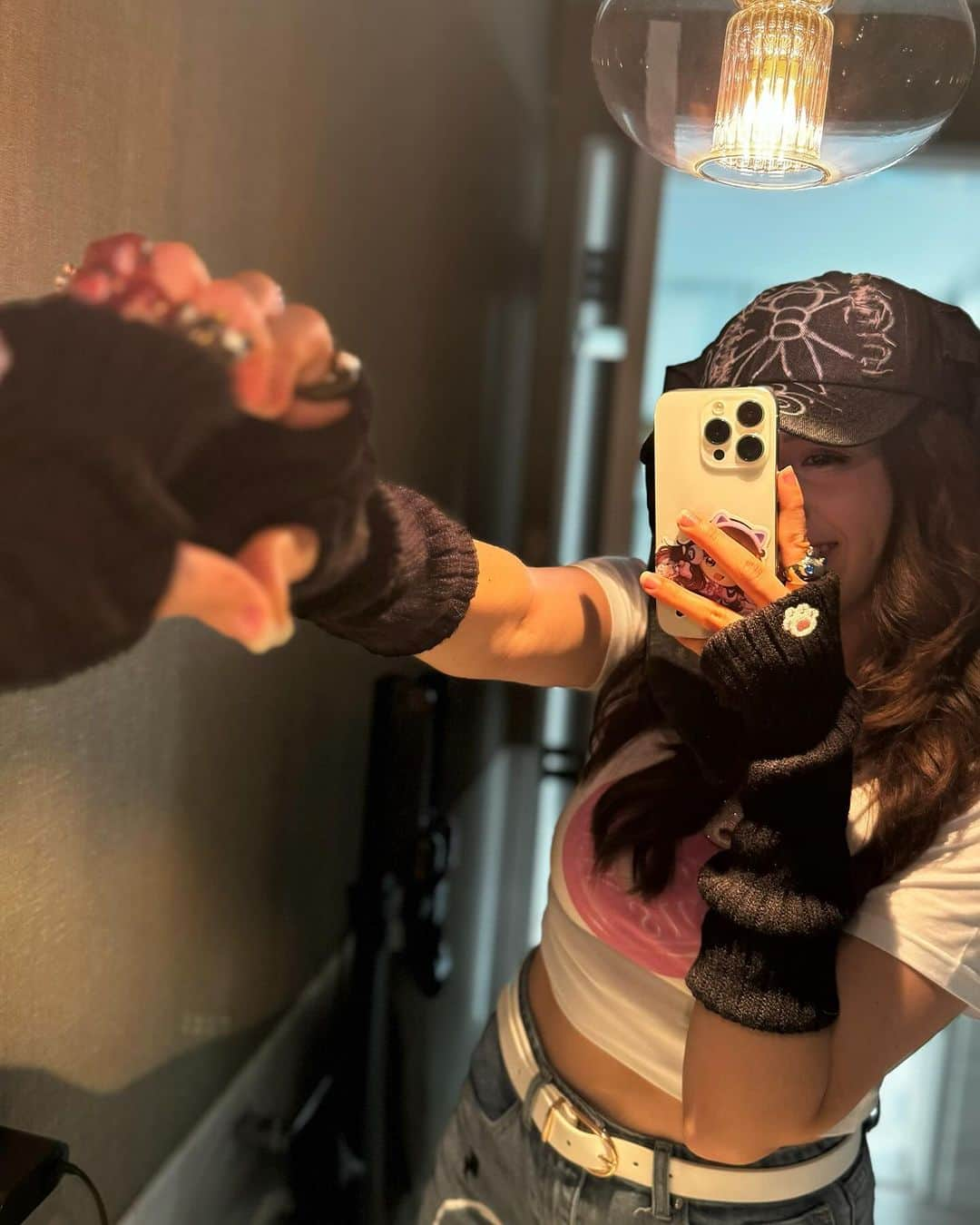 Pokimaneさんのインスタグラム写真 - (PokimaneInstagram)「🐰👖 !」11月1日 5時37分 - pokimanelol