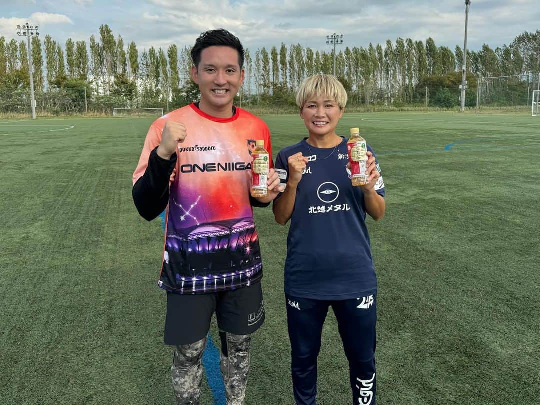 川澄奈穂美のインスタグラム：「⚾️⚾️⚾️ ▽ 先日、杉谷拳士さんが練習場まで遊びに来てくださり、PK対決and対談をしました❗️ 初対面でしたが、ブラウン管越しに伝わってくるお人柄そのままで、とっても楽しい時間になりました😆 なんと杉谷さん、11月19日のアルビホーム開幕戦応援に来てくださいます🧡🧡🧡杉谷さんお目当てで構いませんので、みなさんも是非市陸に集合してください🦢 ▽ PK対決と対談の様子は杉谷さんのYouTubeチャンネルをご覧ください❣️ https://youtu.be/Wt5epFYhcS8?si=DQuoAjx8S2zMAmWY  杉谷さんありがとうございました😊」
